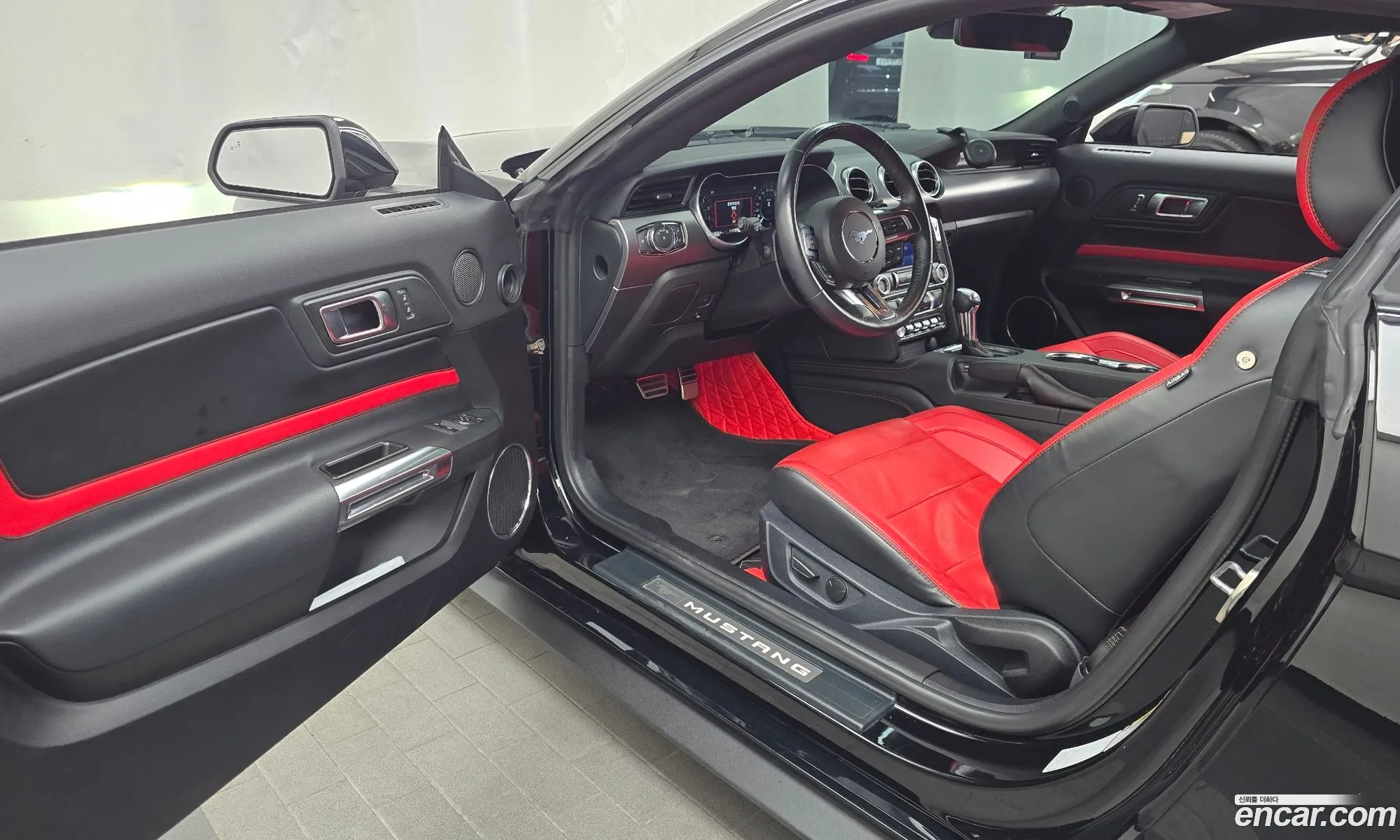 Ford Mustang 2021 — 17