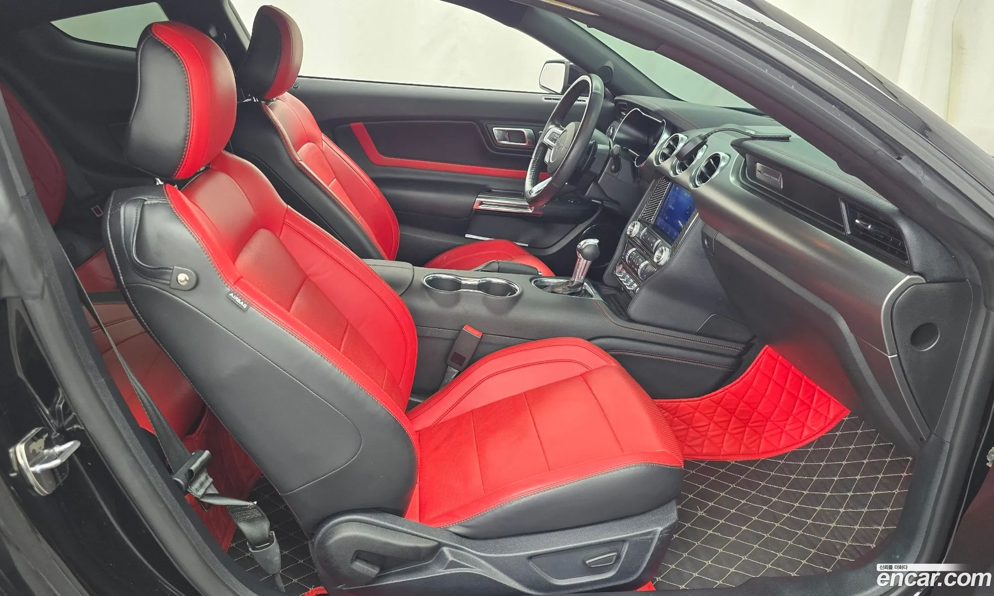 Ford Mustang 2021 — 19