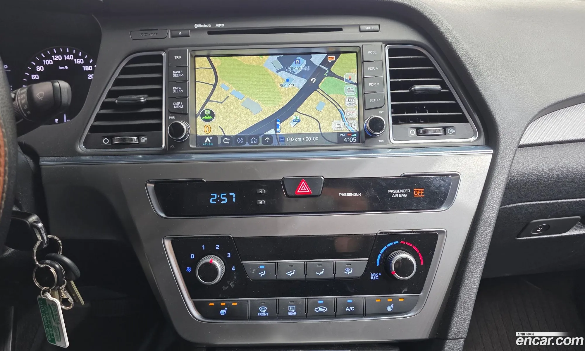Hyundai LF Sonata 2017 — 12