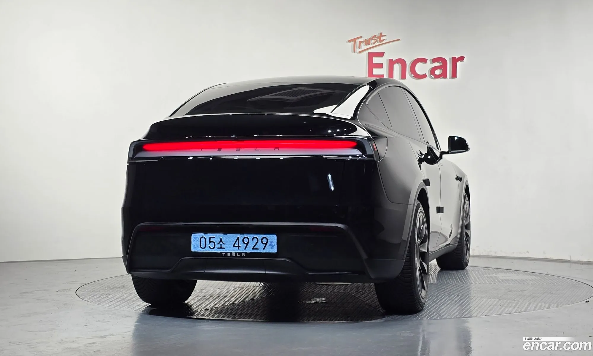 Tesla Model Y 2025 LRWYGCFJ0SC237375 — 18