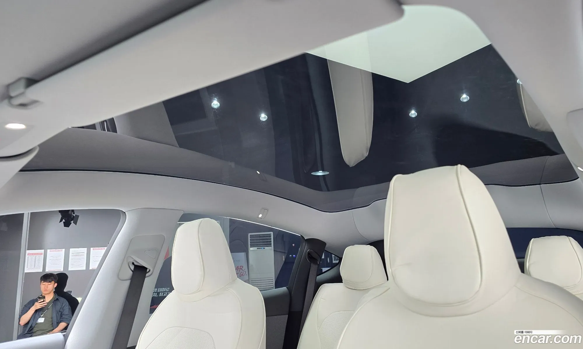 Tesla Model Y 2025 LRWYGCFJ0SC237375 — 19