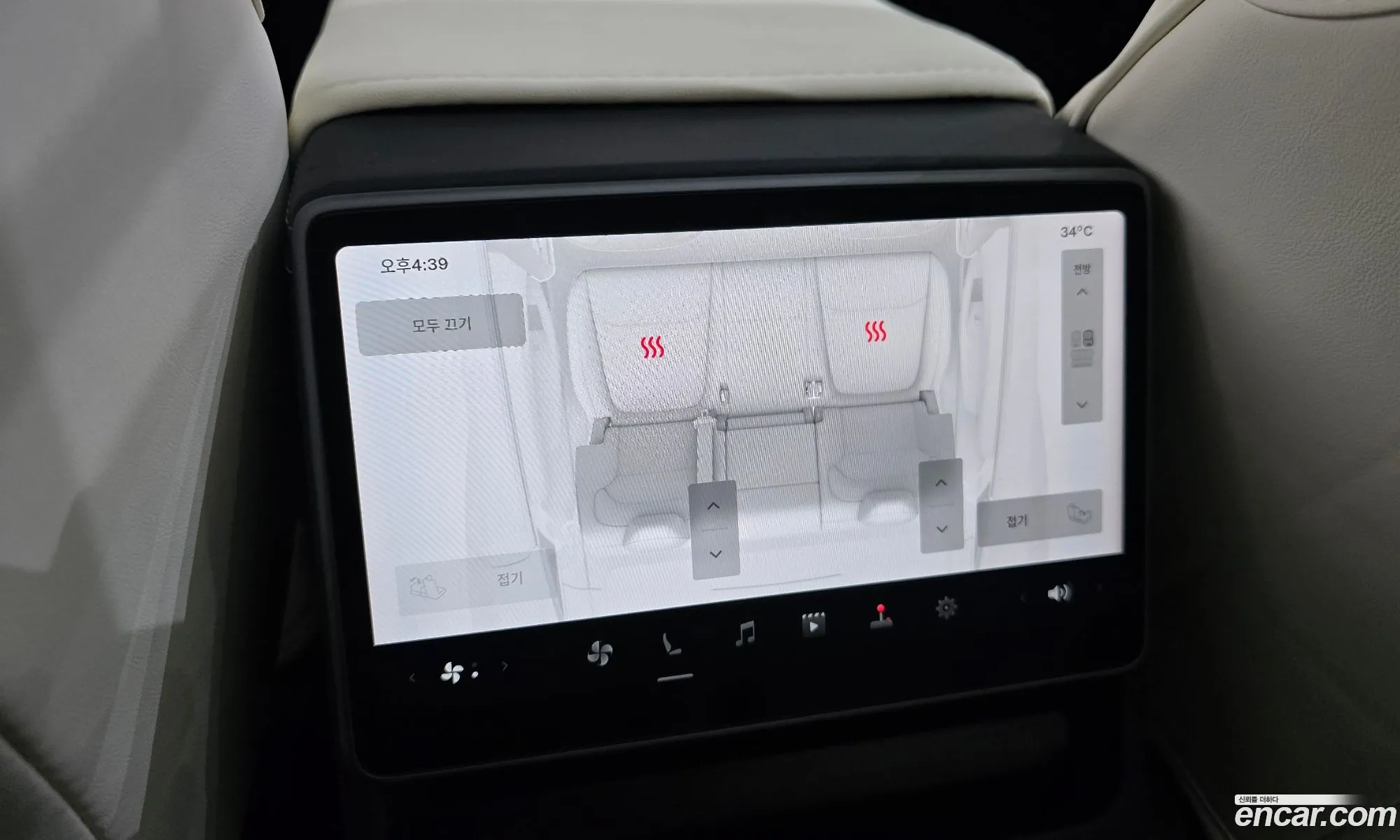 Tesla Model Y 2025 LRWYGCFJ0SC237375 — 31