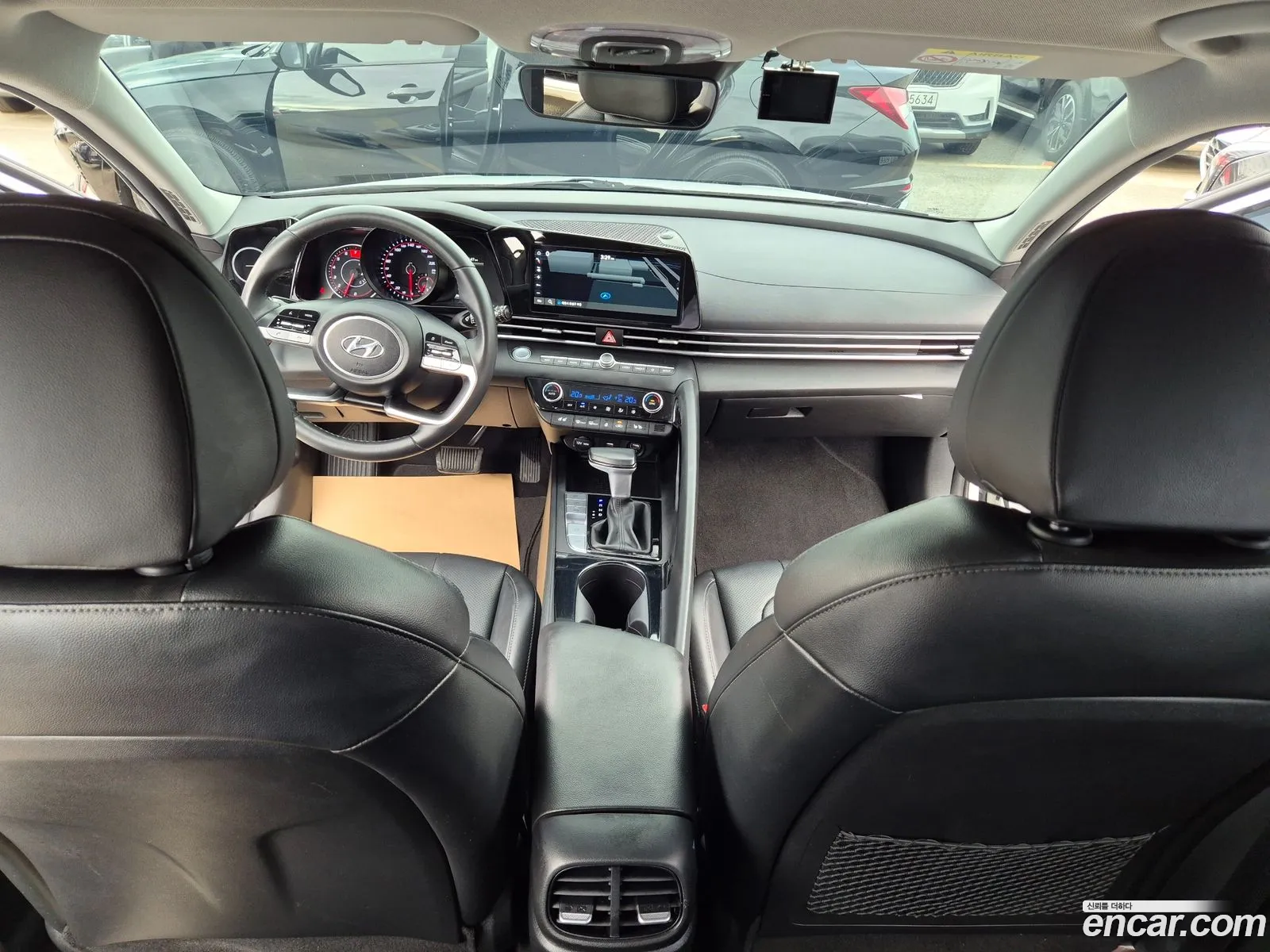 Hyundai Elantra 2022 — 14