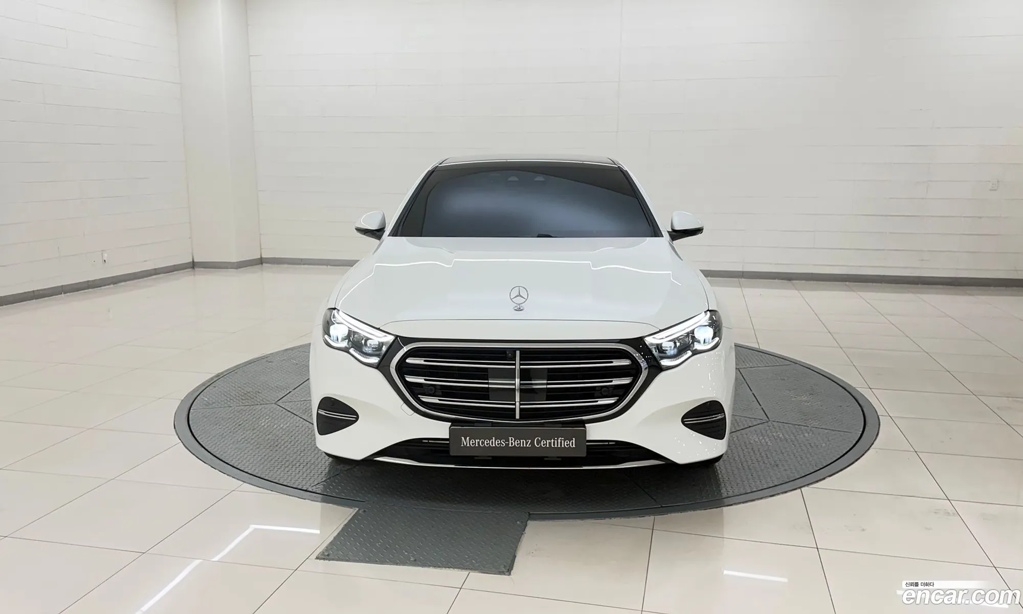 Mercedes-Benz E-Class W214 2025 — 7