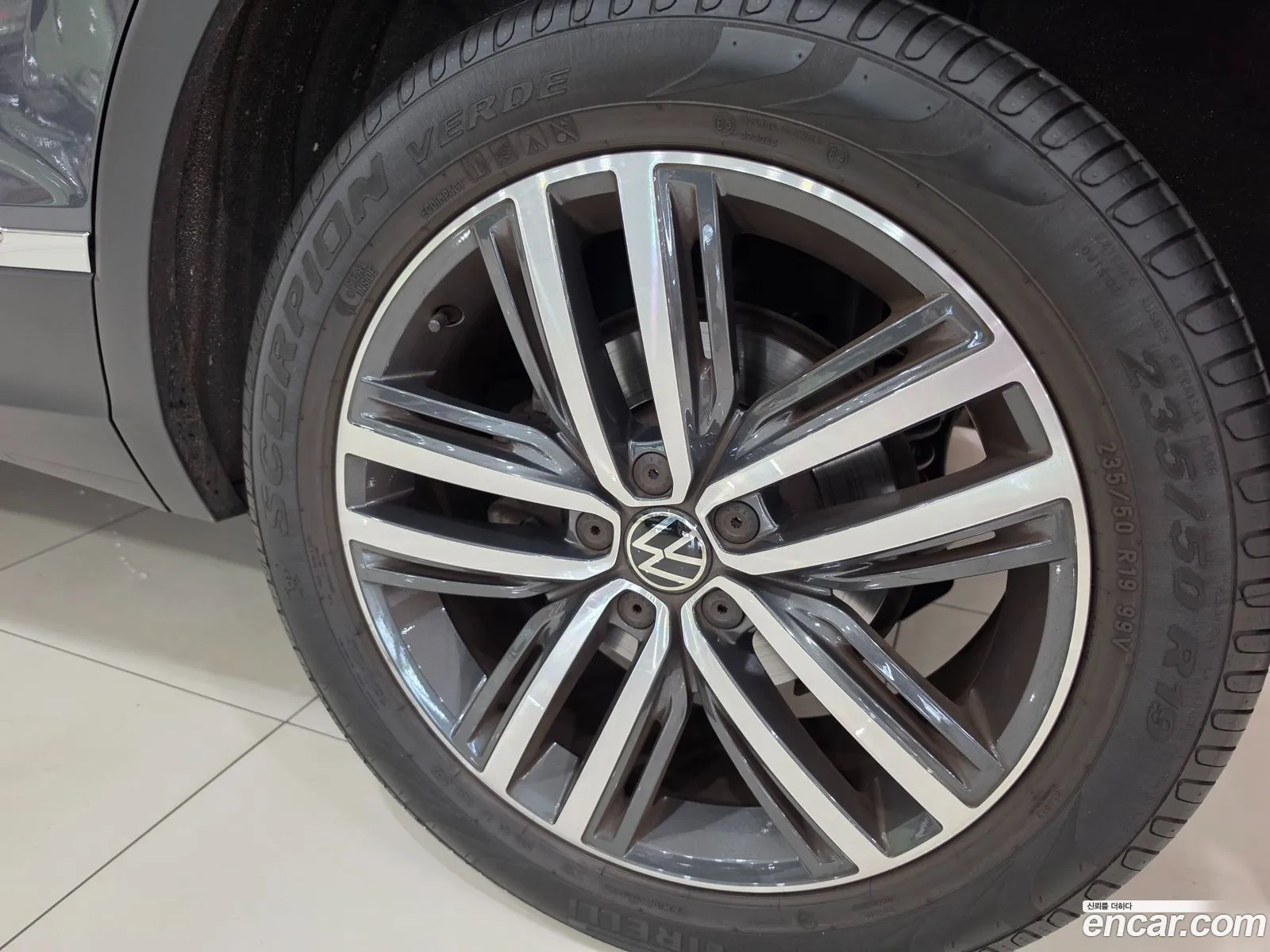 Volkswagen Tiguan 2022 — 19