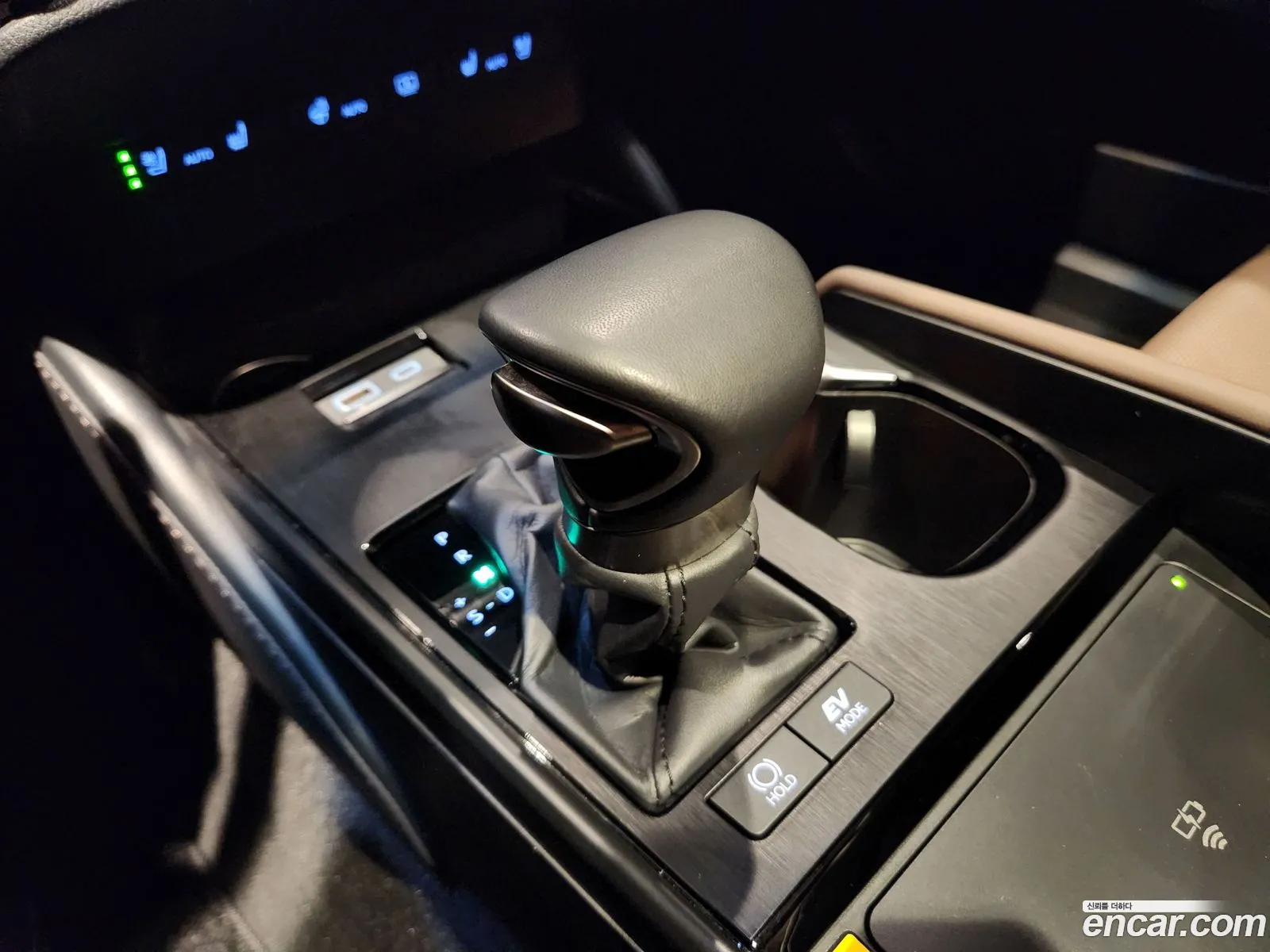 Lexus ES300h 7th Gen 2023 — 8
