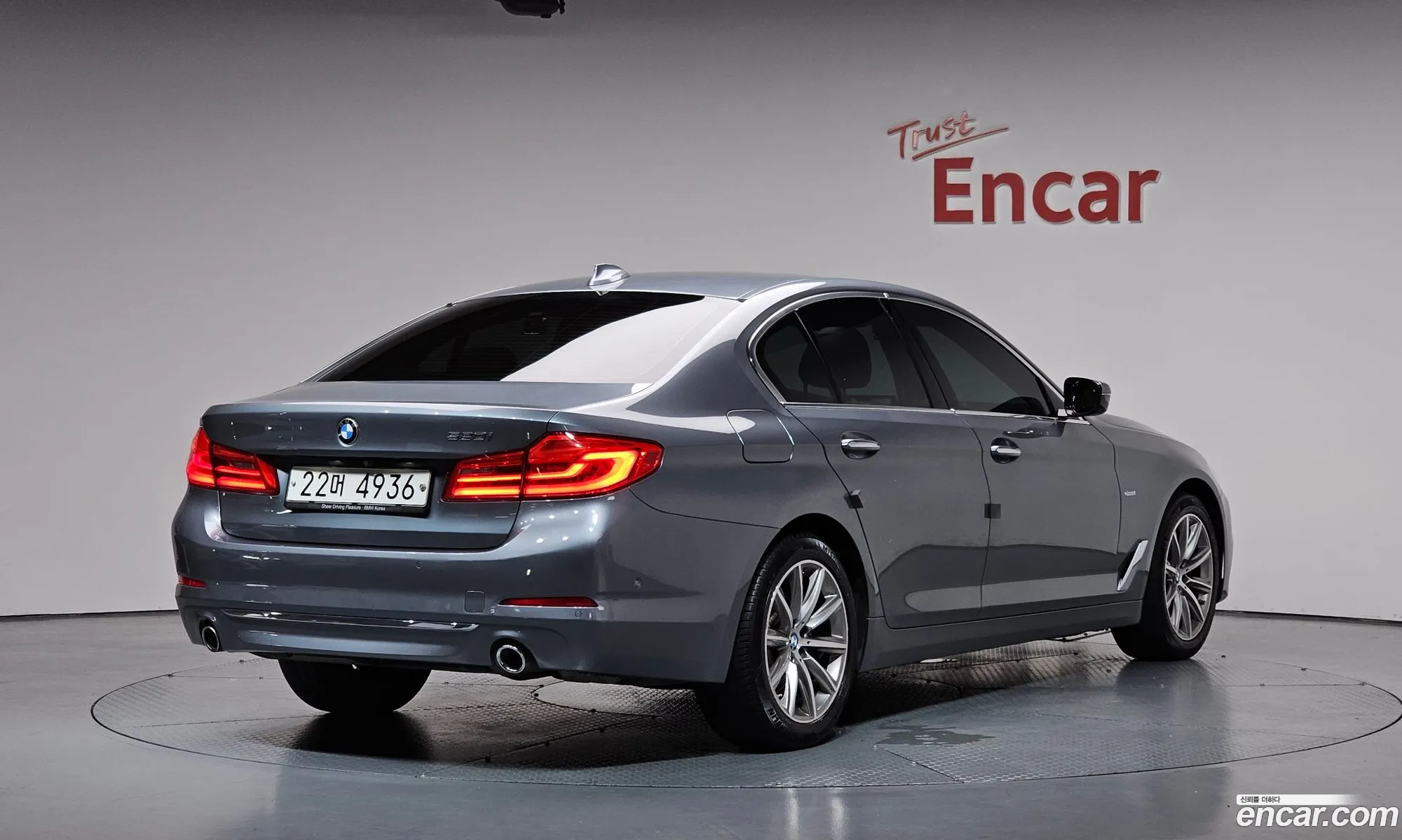 BMW 5 Series 2018 — 25