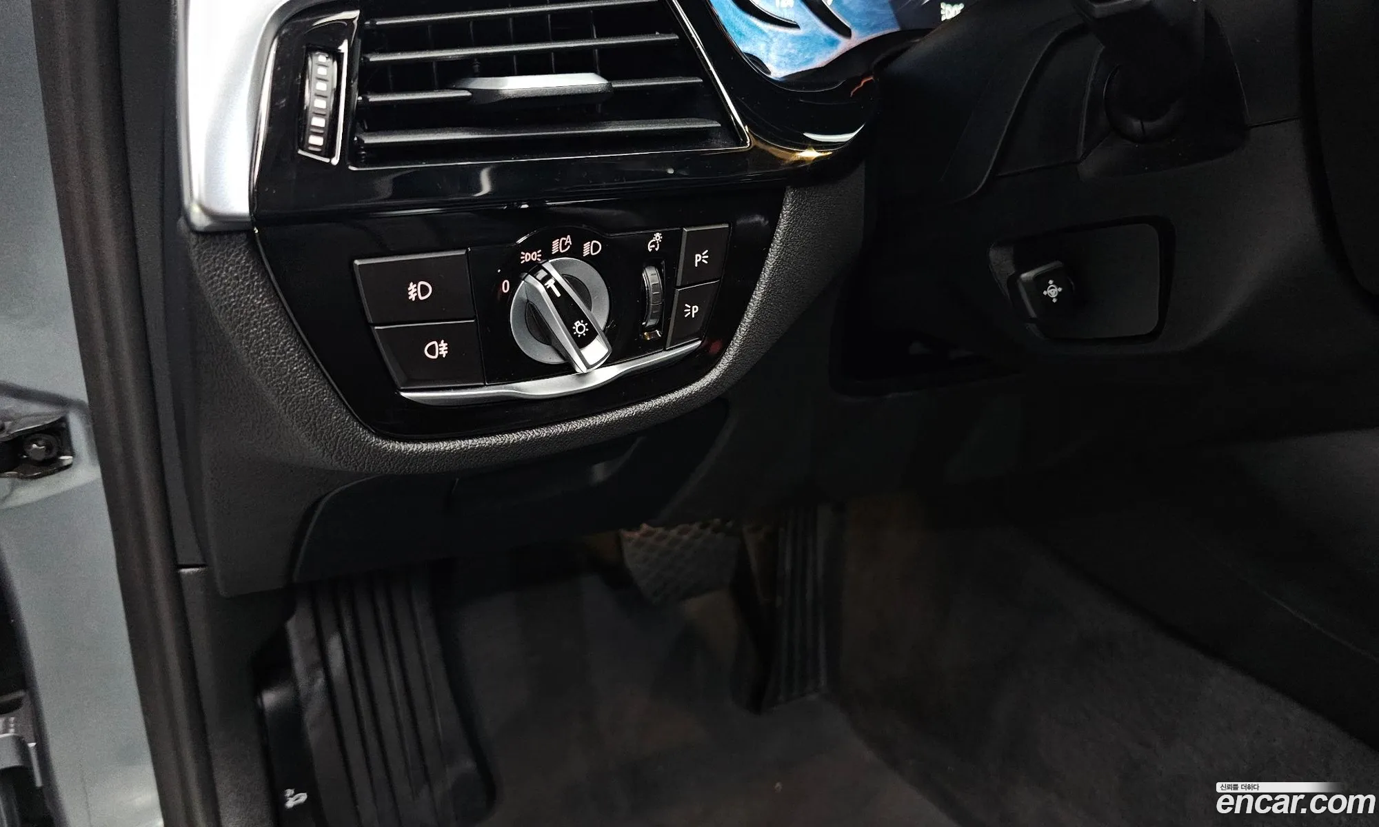 BMW 5 Series 2018 — 24