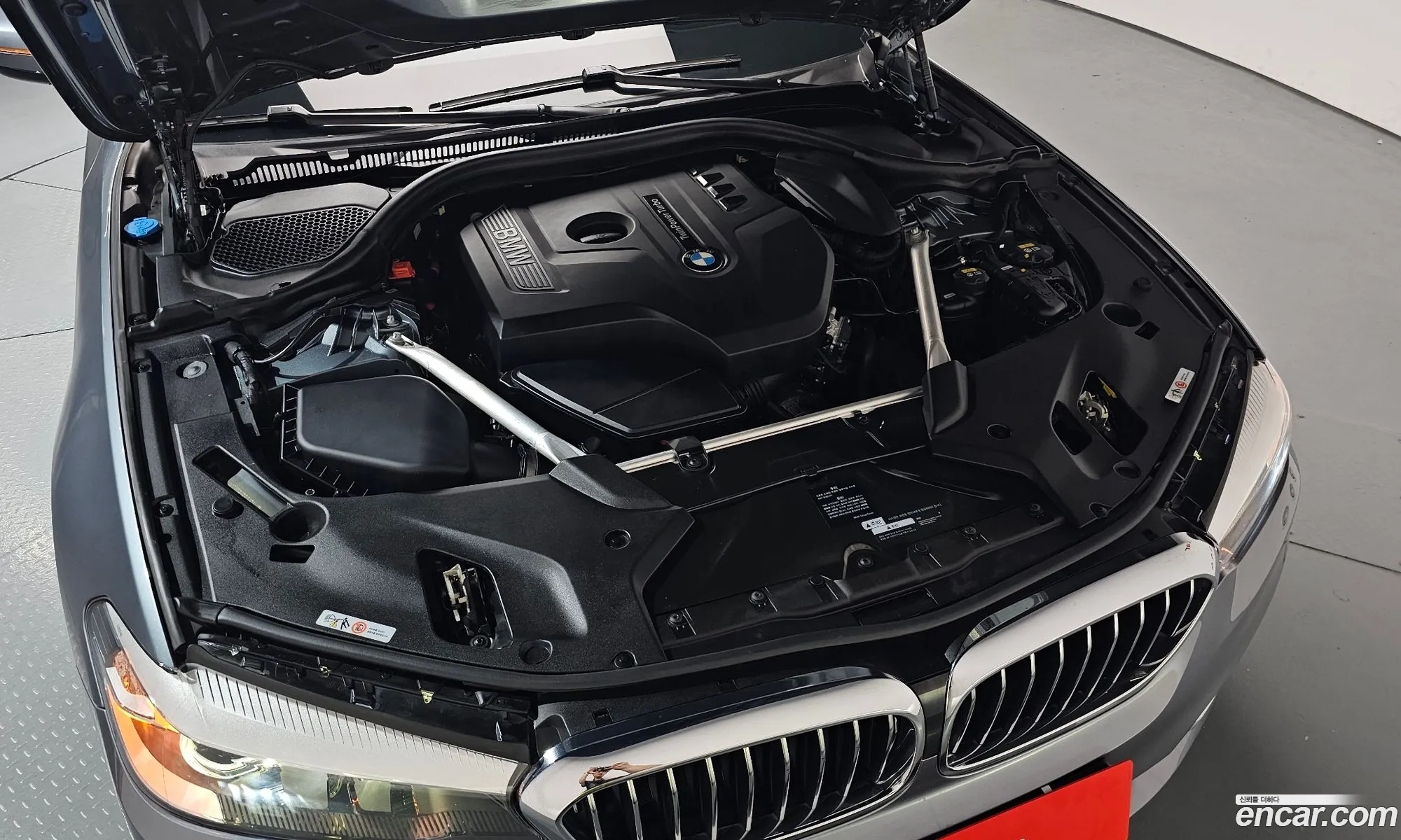 BMW 5 Series 2018 — 27