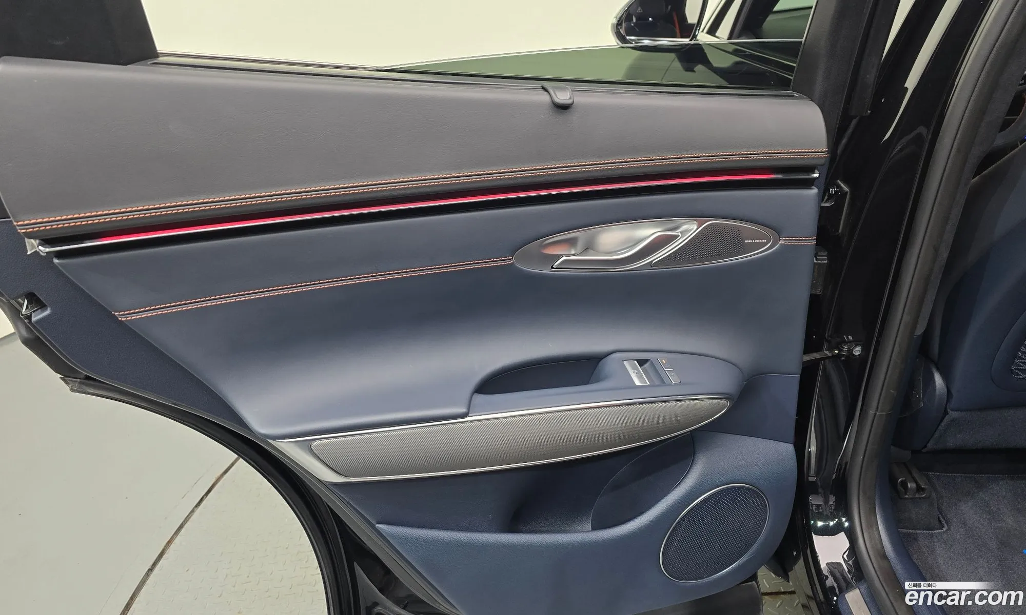 Genesis GV70 2024 — 16