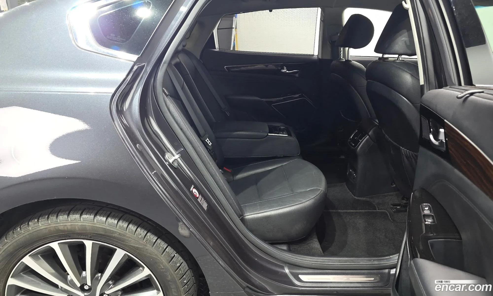 Kia K7 2018 — 32