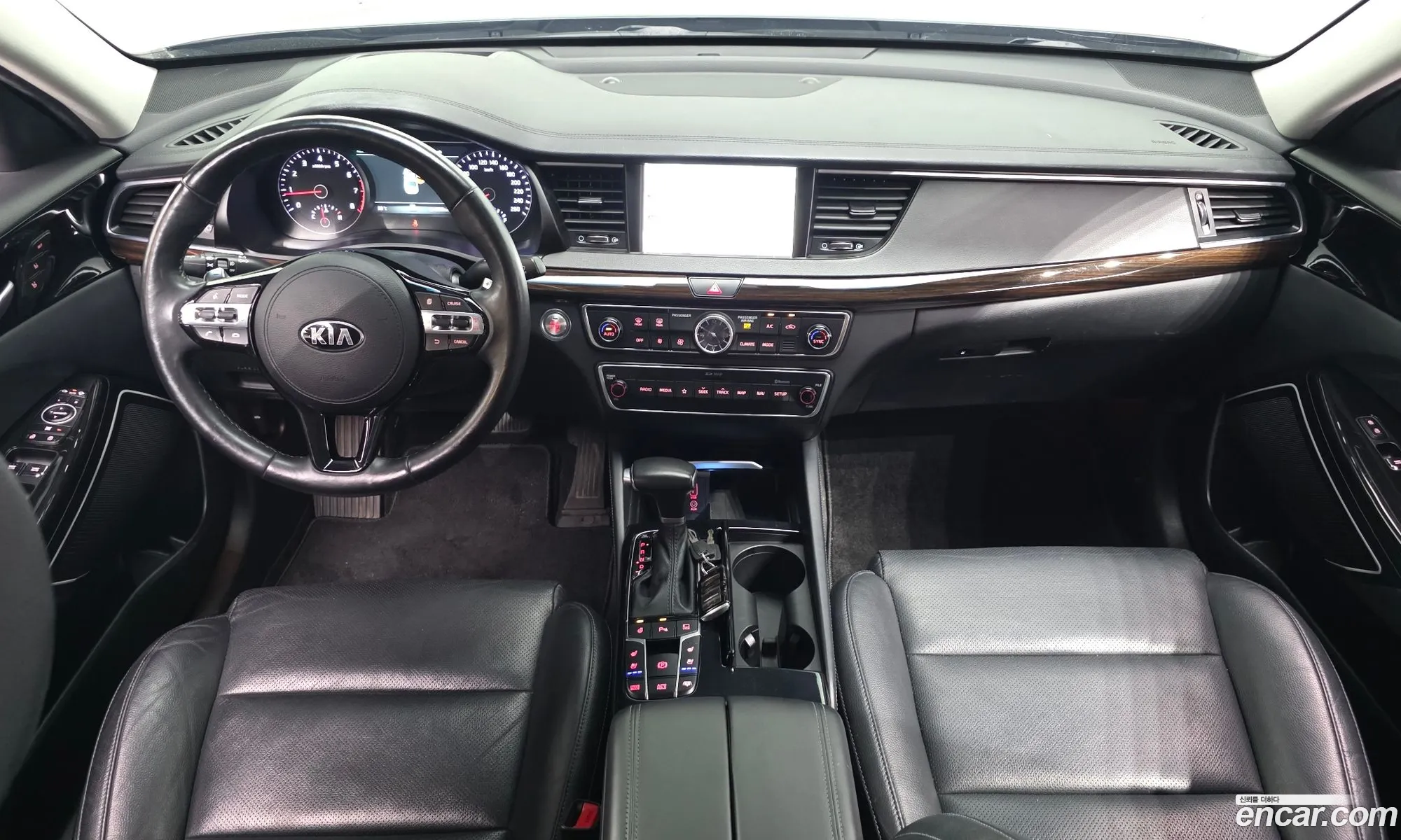 Kia K7 2018 — 26