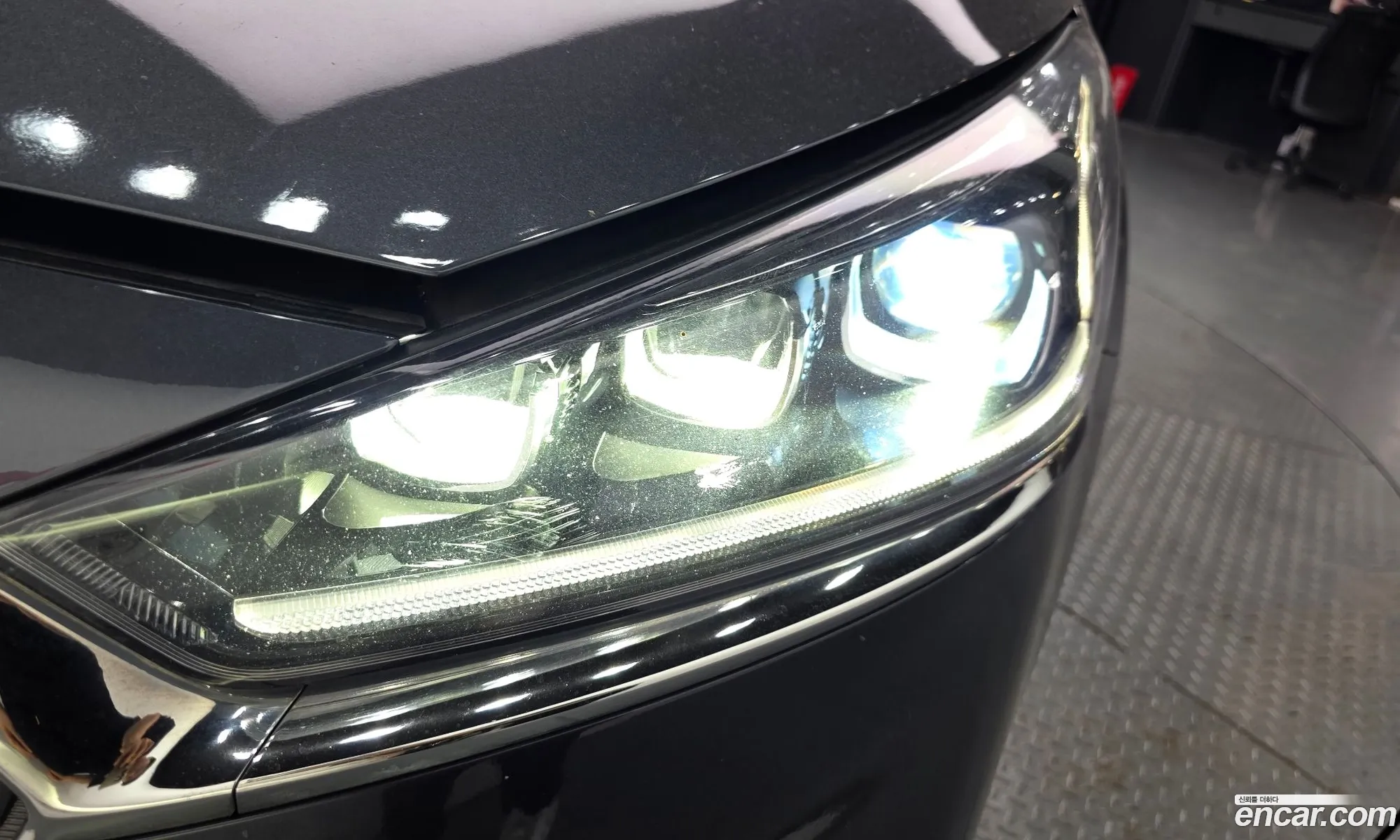 Kia K7 2018 — 16