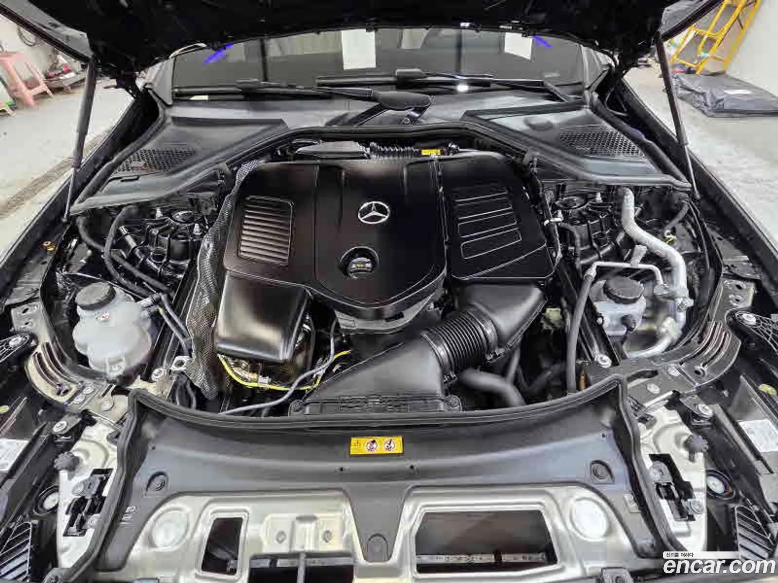 Mercedes-Benz E-Class W214 2025 — 17