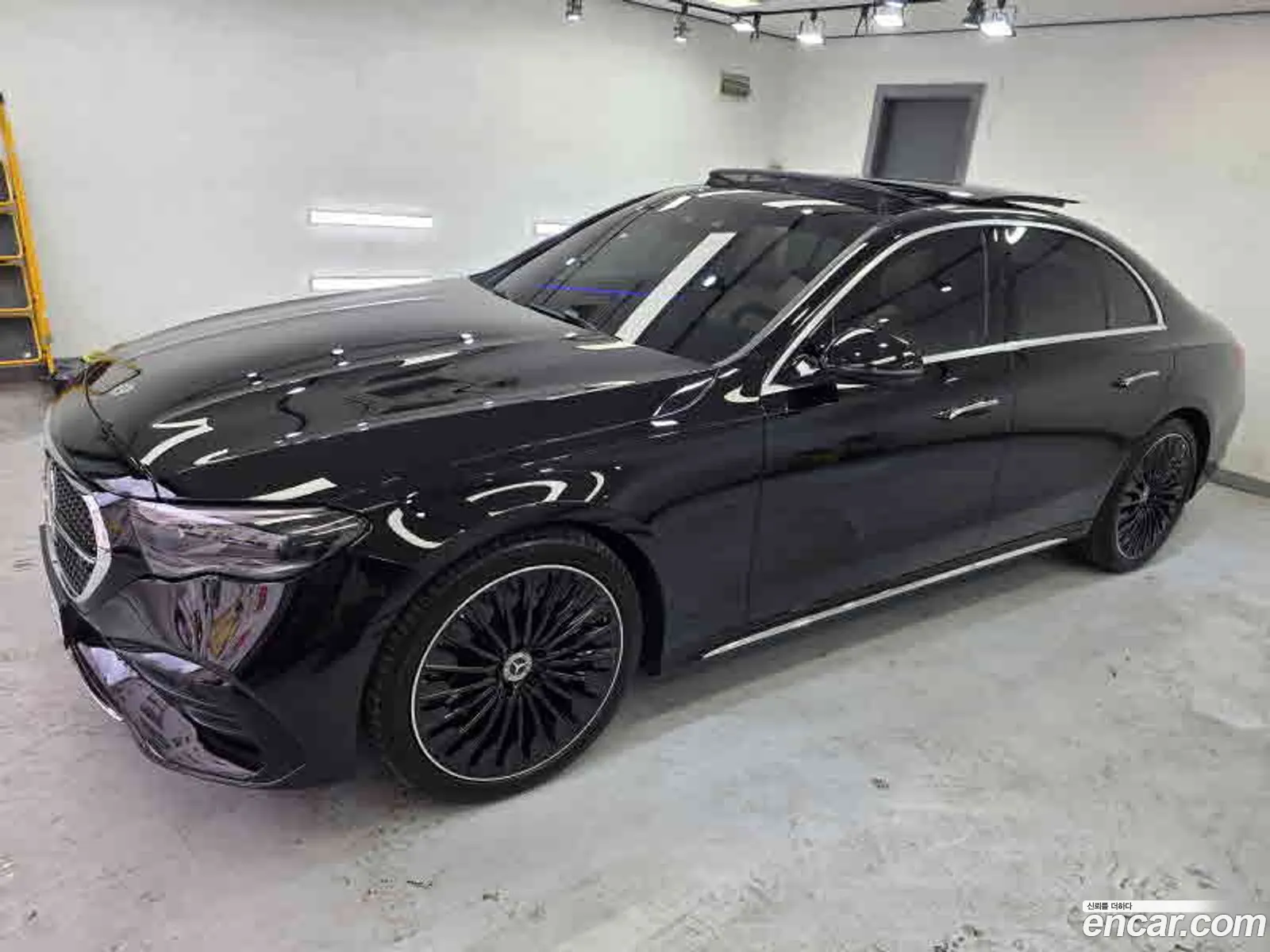 Mercedes-Benz E-Class W214 2025 — 3