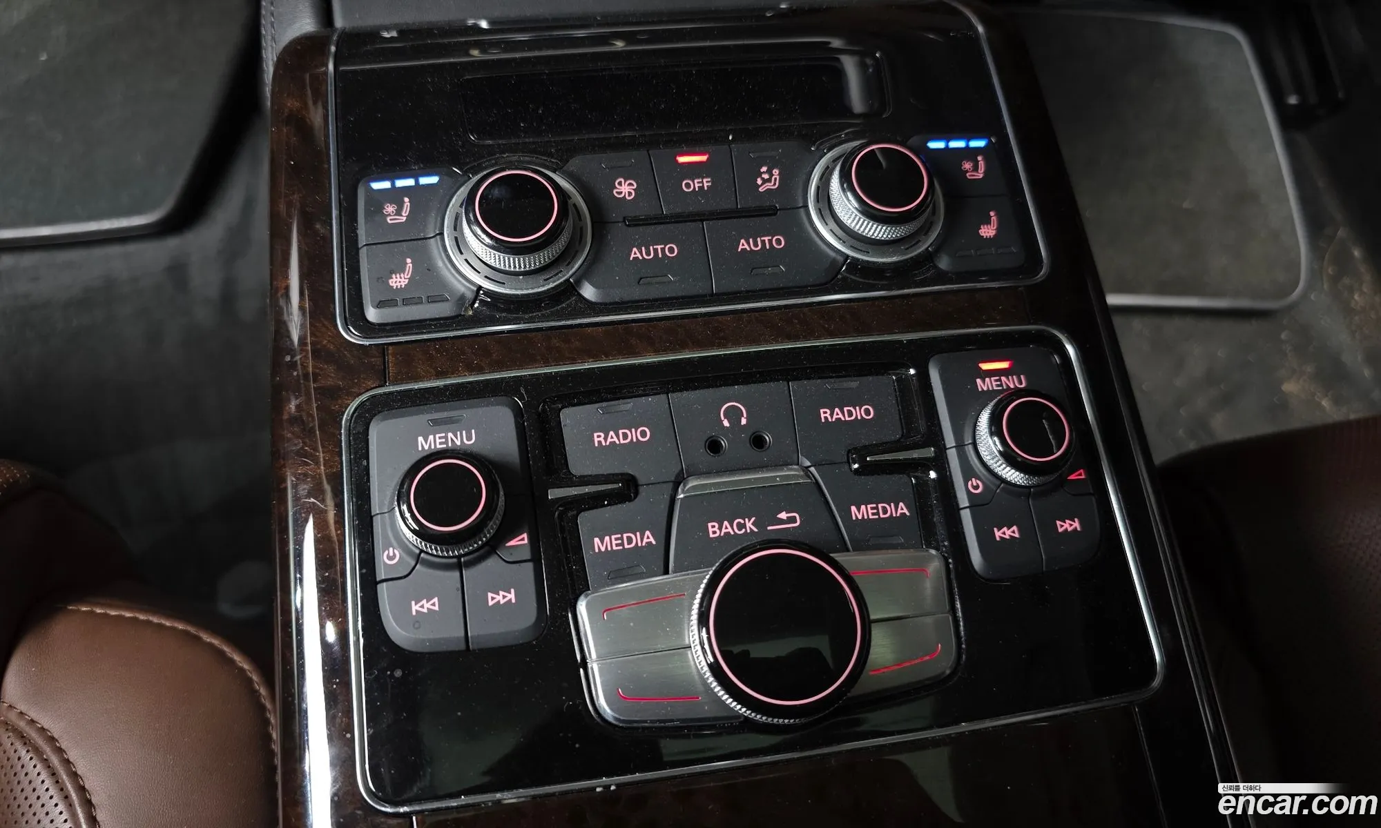 Audi A8 2012 WAUZZZ4H3DN009606 — 2