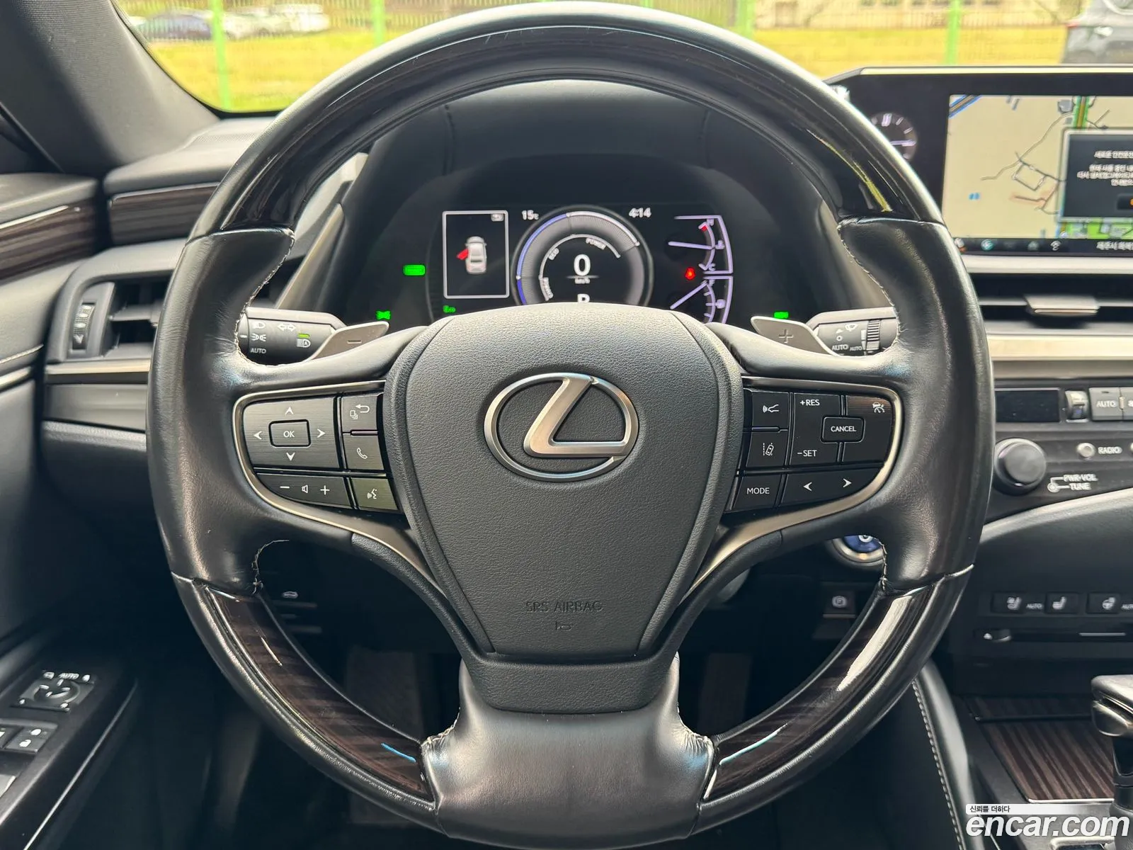 Lexus ES300h 7th Gen 2020 — 11