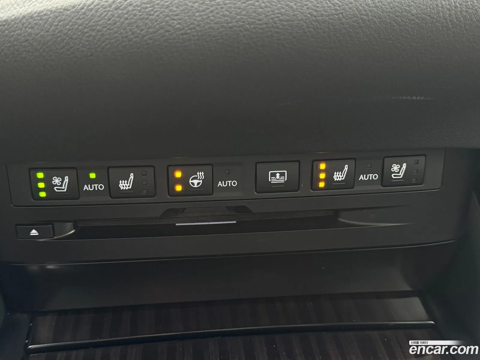 Lexus ES300h 7th Gen 2020 — 15