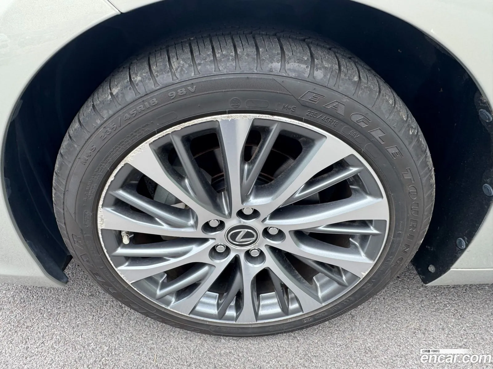Lexus ES300h 7th Gen 2020 — 5
