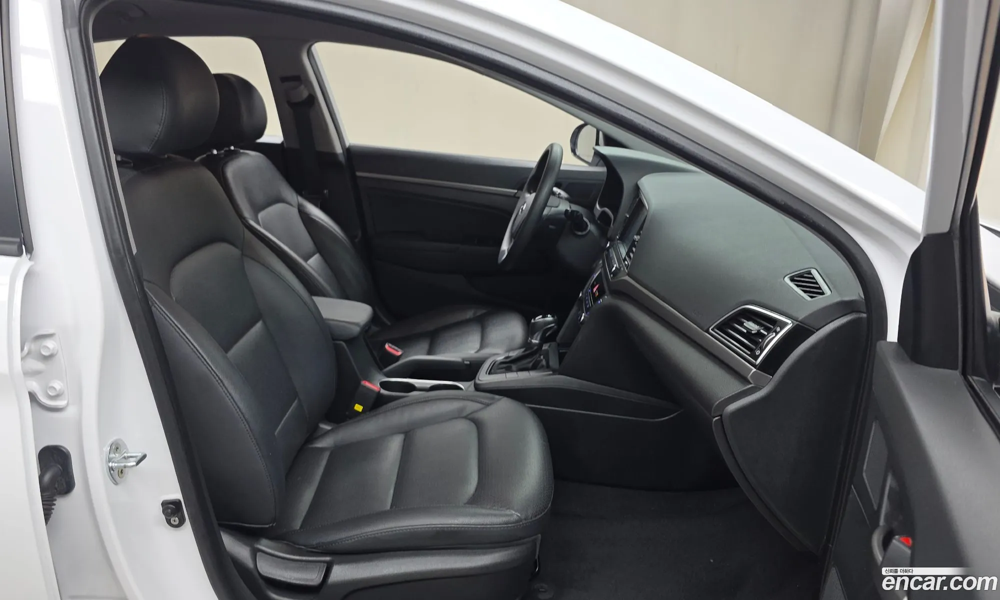 Hyundai Elantra AD 2018 — 6