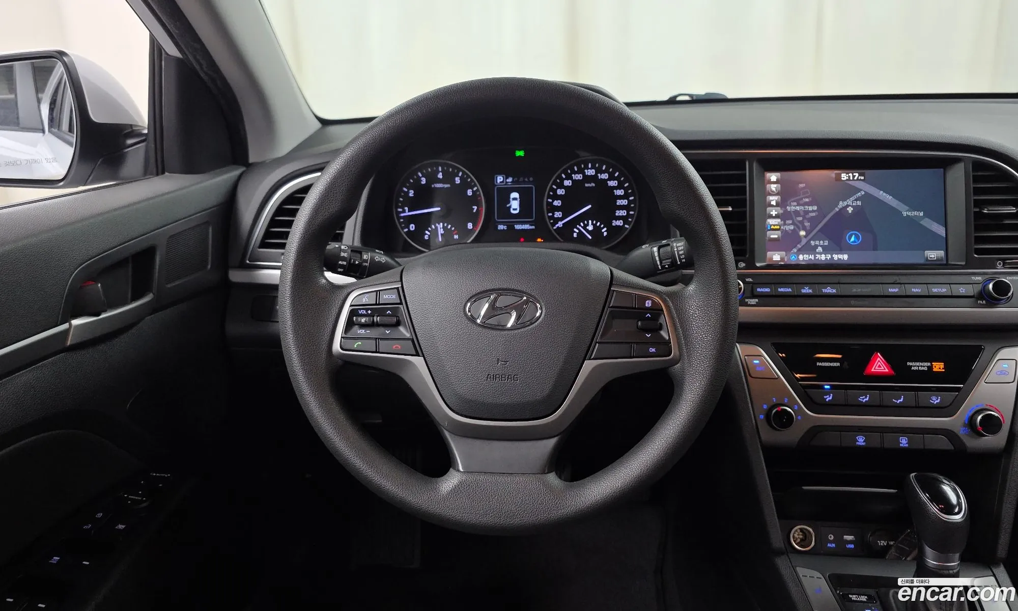 Hyundai Elantra AD 2018 — 17