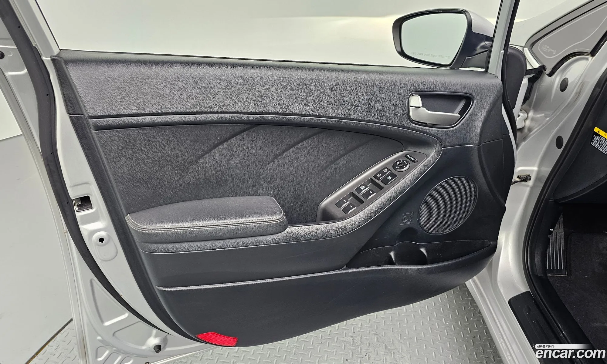 Kia K3 2017 — 12