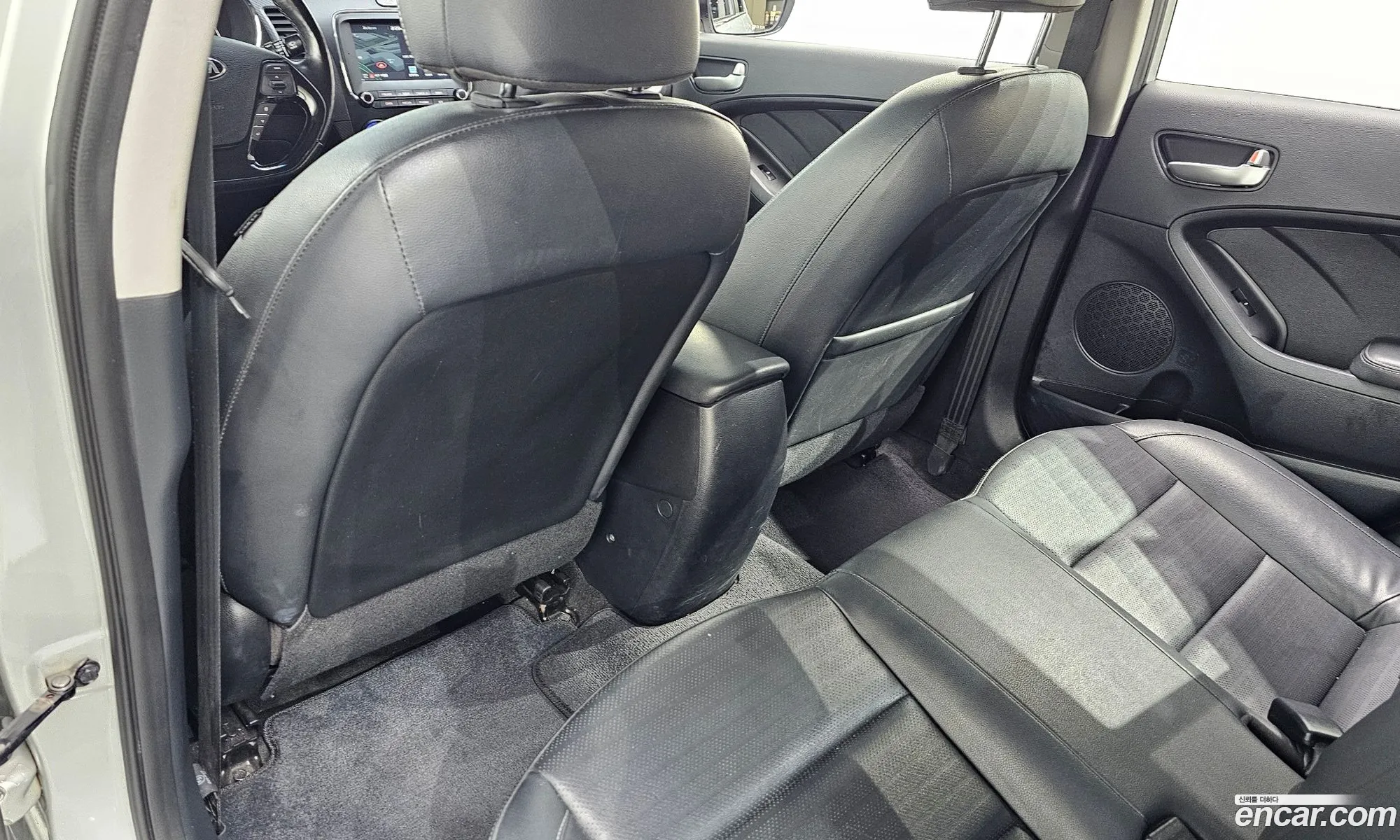 Kia K3 2017 — 28