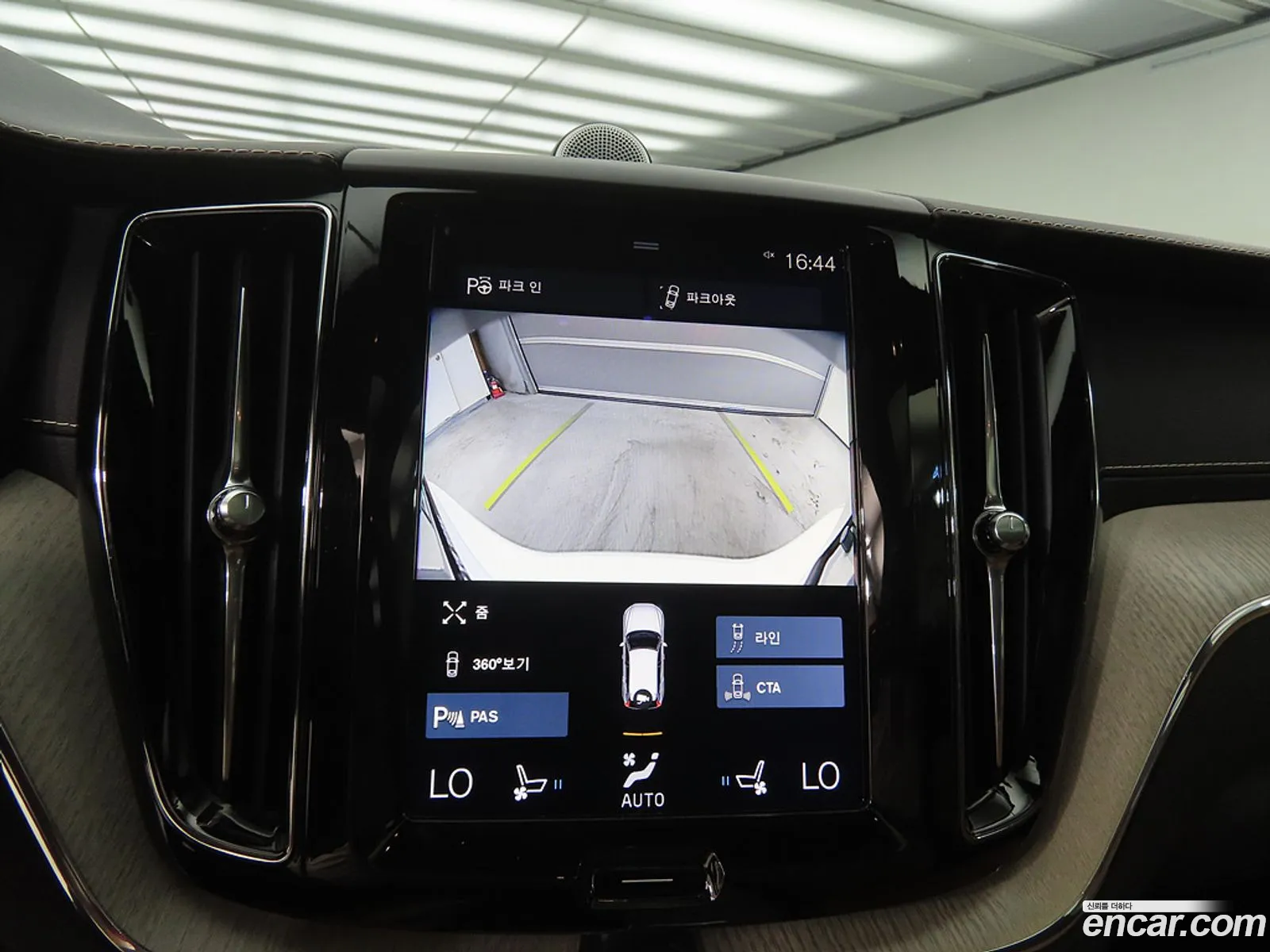 Volvo XC60 2018 — 5