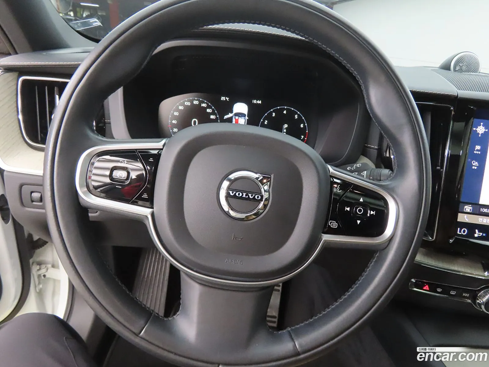 Volvo XC60 2018 — 20