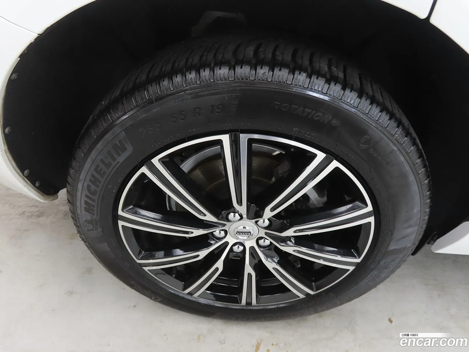 Volvo XC60 2018 — 2