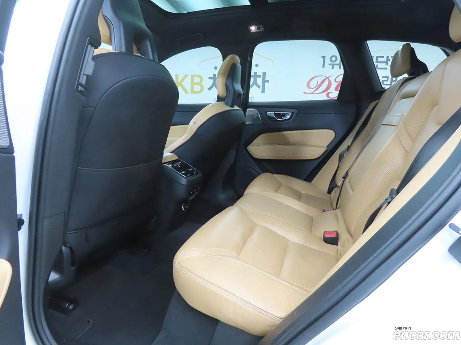 Volvo XC60 2018 — 17