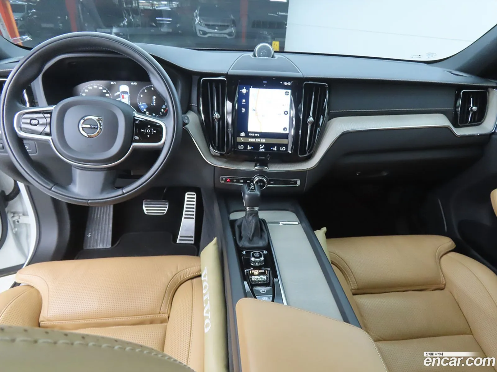 Volvo XC60 2018 — 12