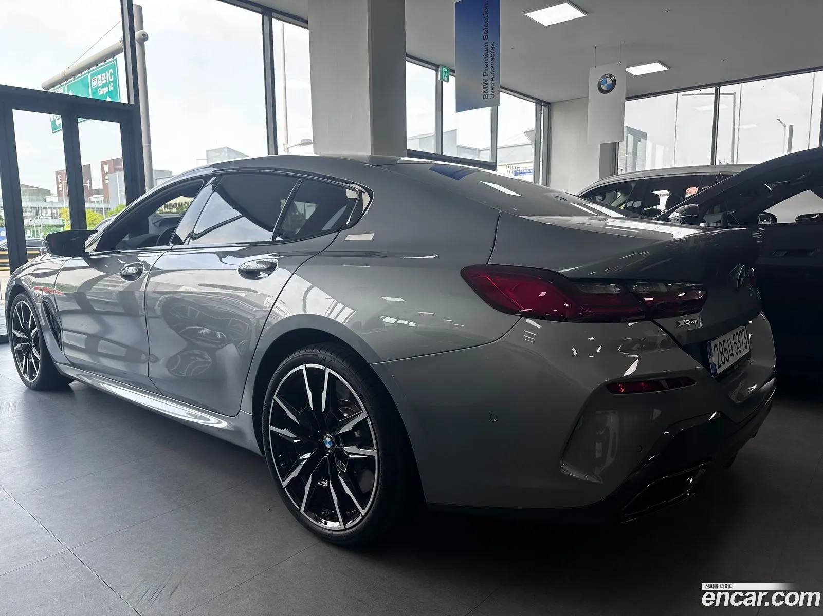 BMW 8 Series 2025 — 10