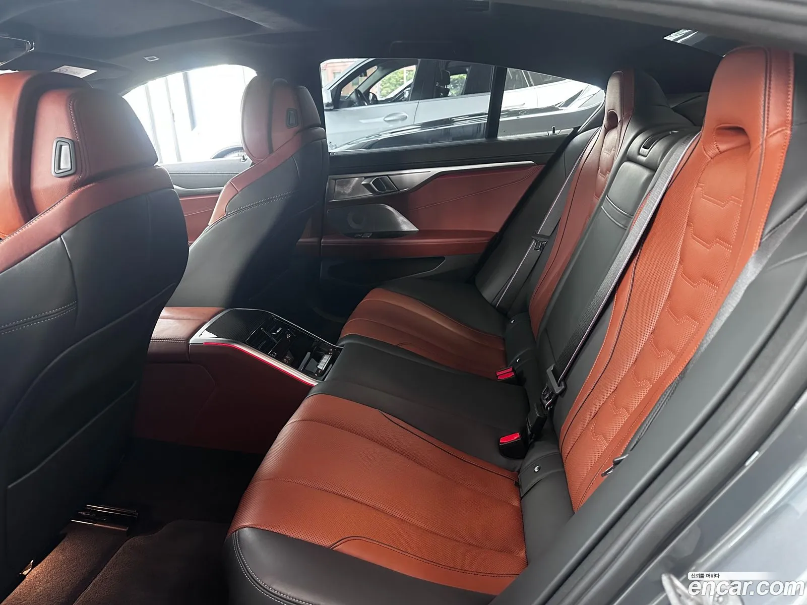 BMW 8 Series 2025 — 13