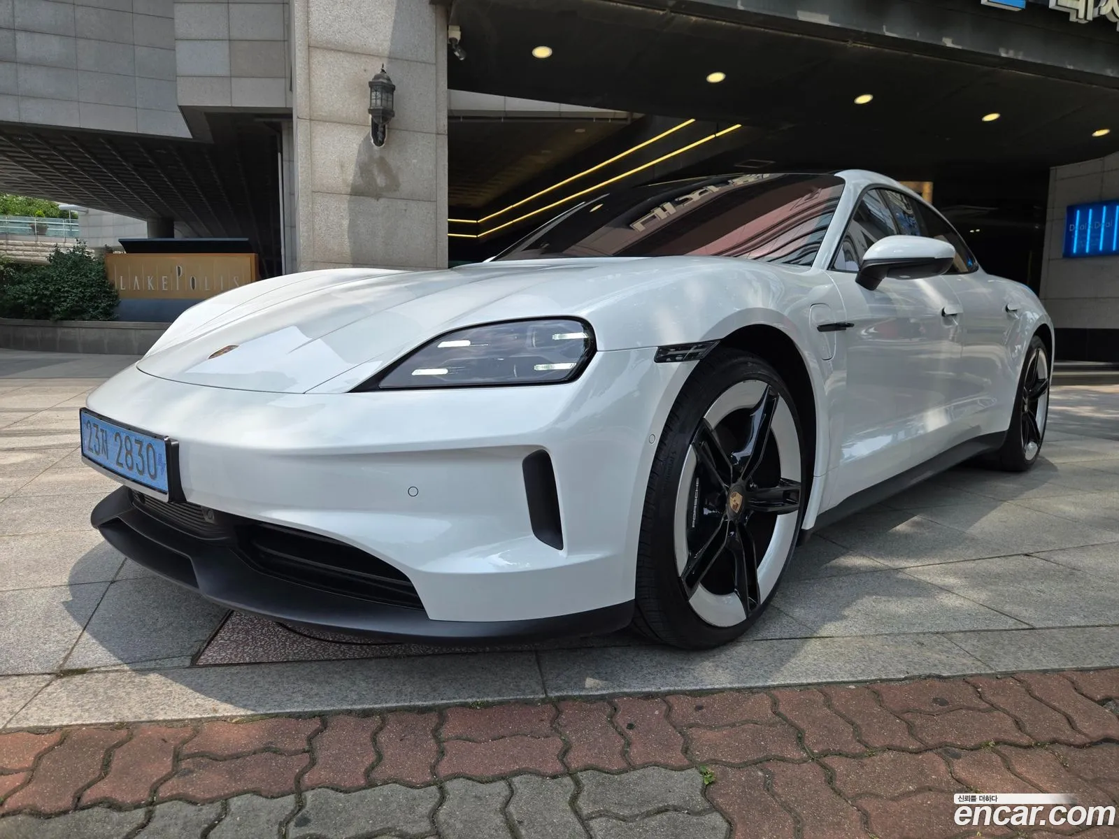 Porsche Taycan 2025 — 20