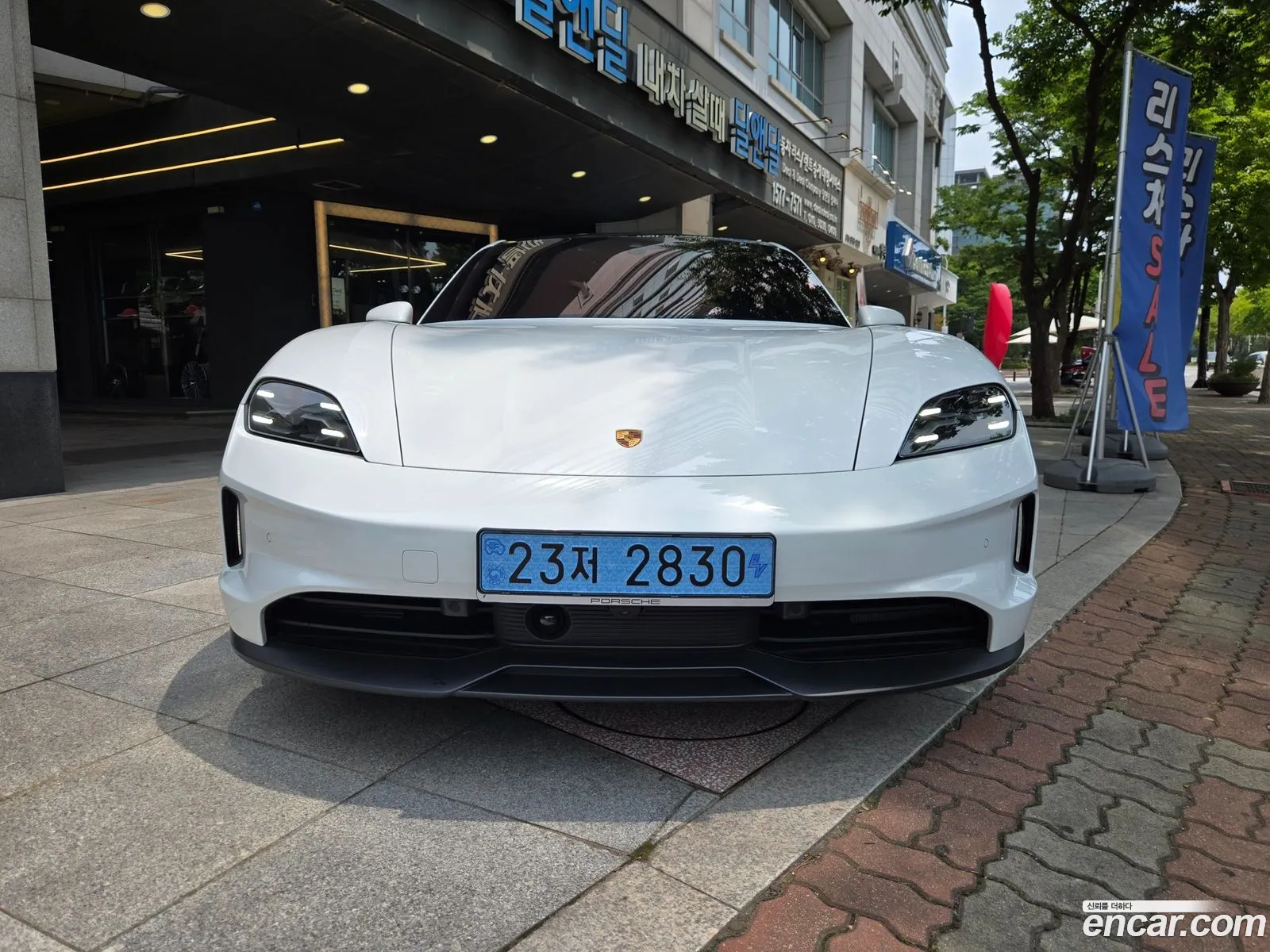 Porsche Taycan 2025 — 17