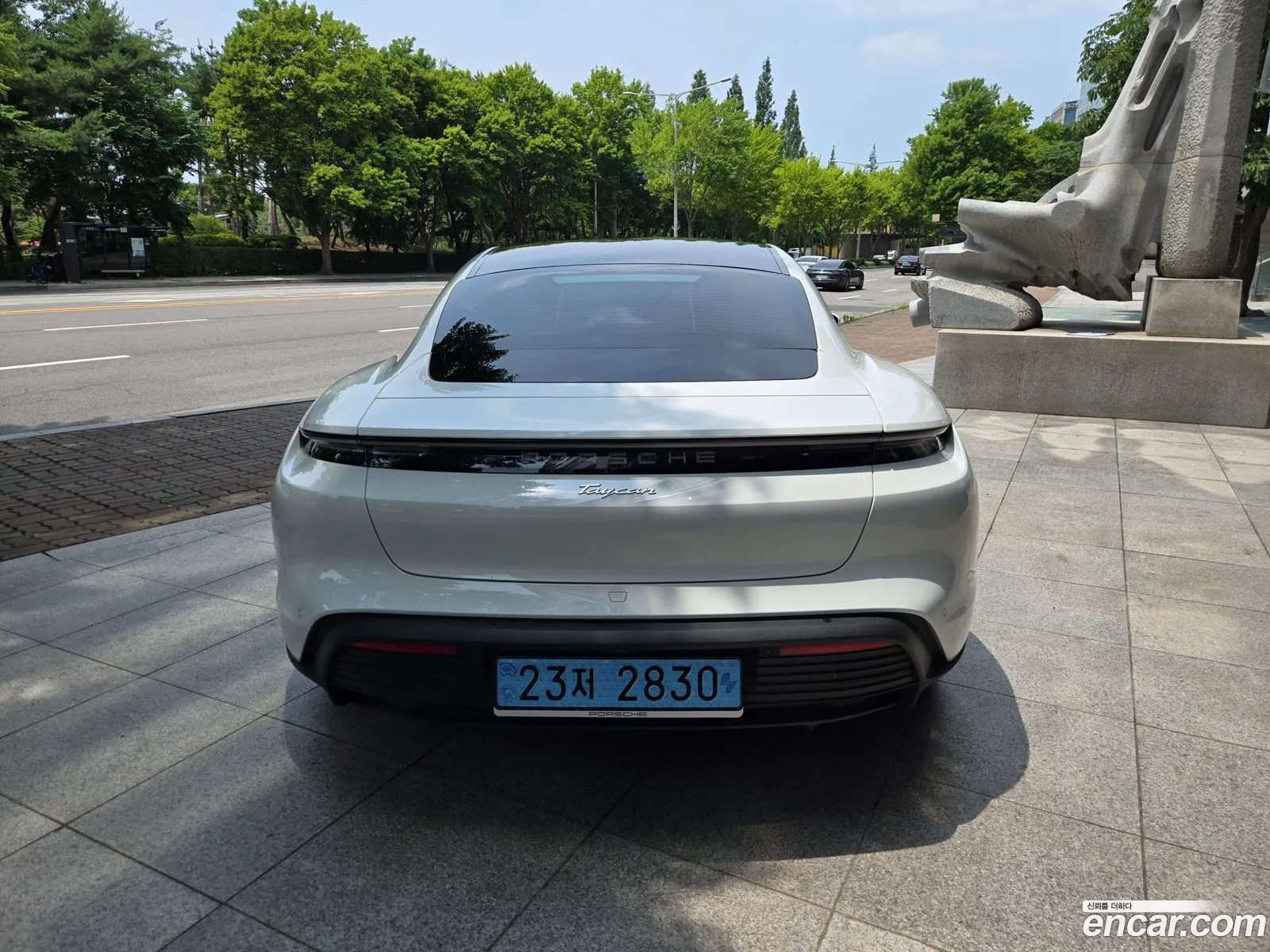 Porsche Taycan 2025 — 12