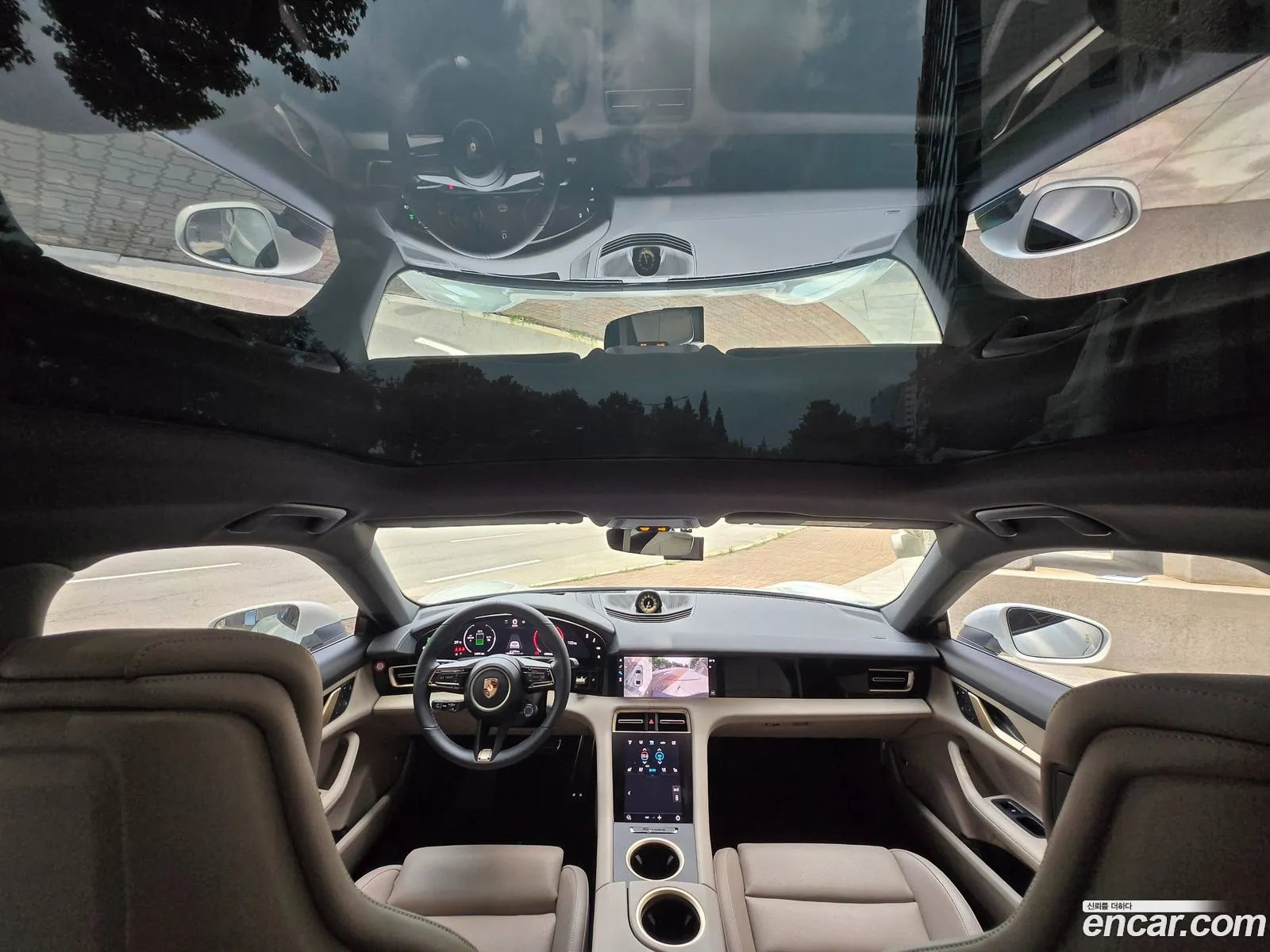 Porsche Taycan 2025 — 4