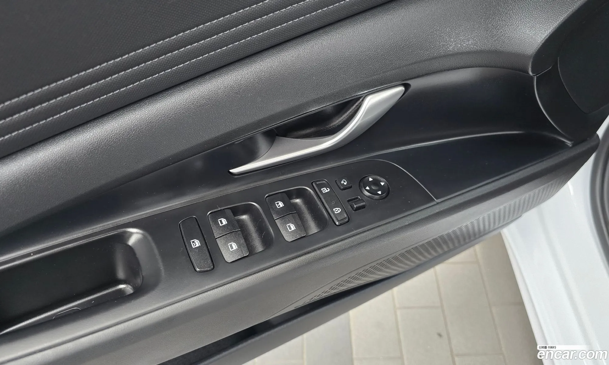 Hyundai Elantra Hybrid 2022 — 18