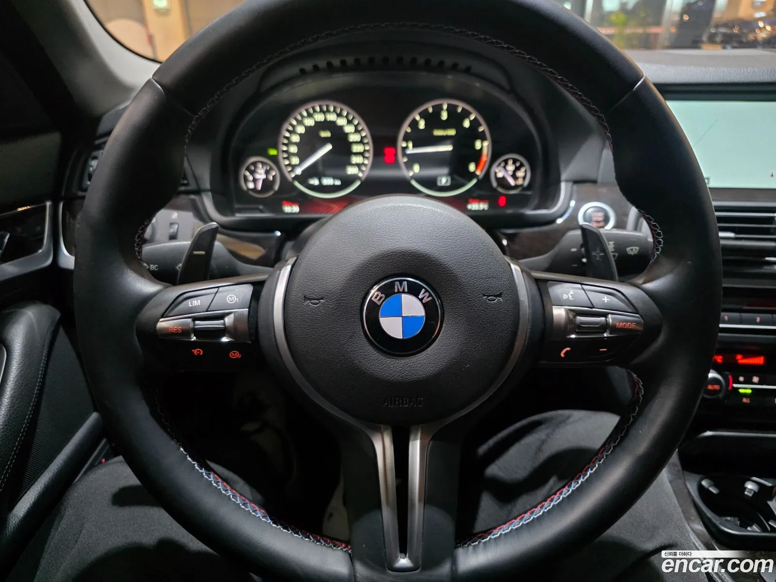 BMW 5 Series 2012 — 14