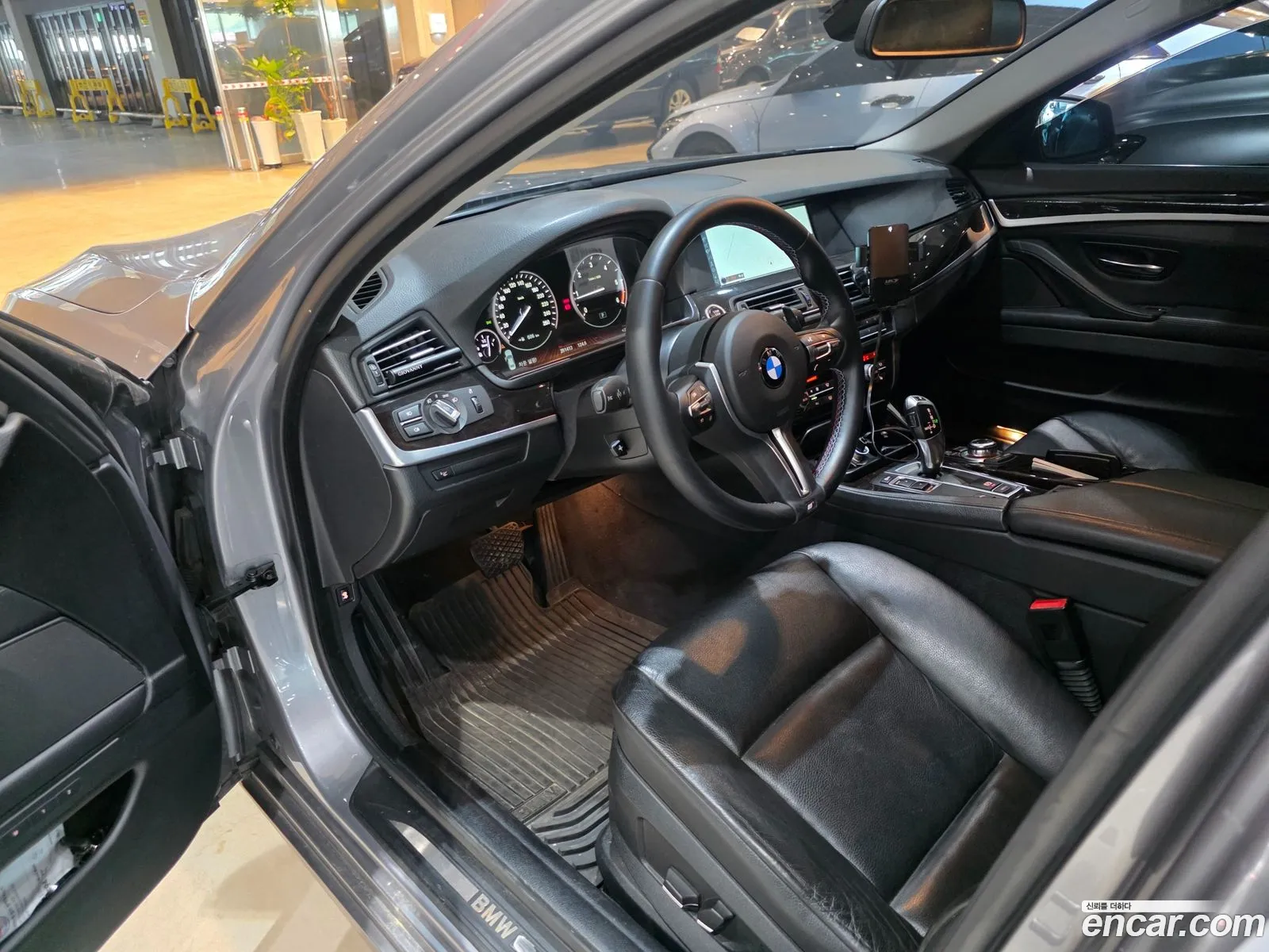 BMW 5 Series 2012 — 8