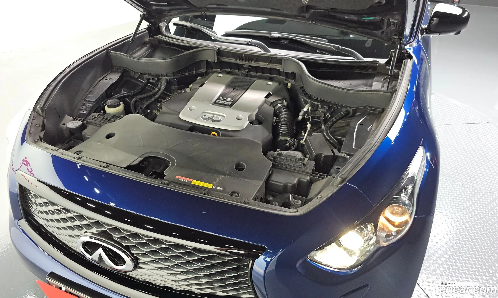 Infiniti QX70