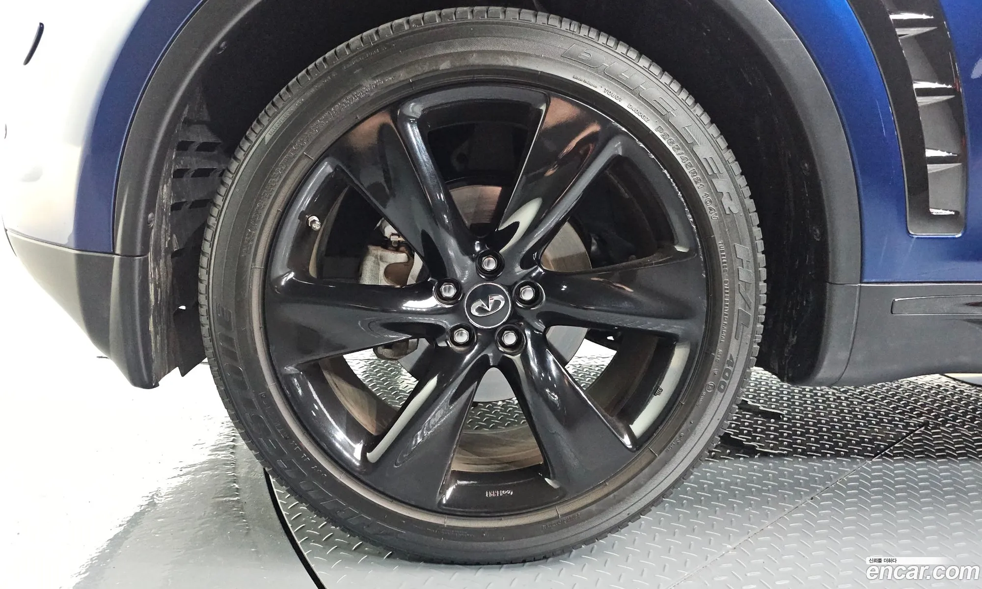 Infiniti QX70 2017 JNKCS18F3HM480026 — 26