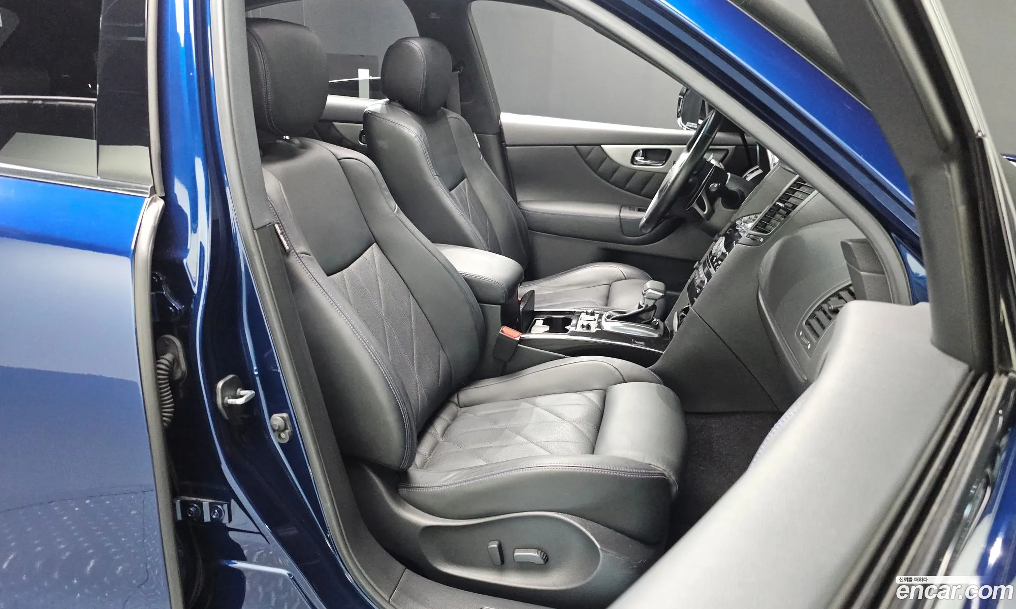Infiniti QX70 2017 JNKCS18F3HM480026 — 21