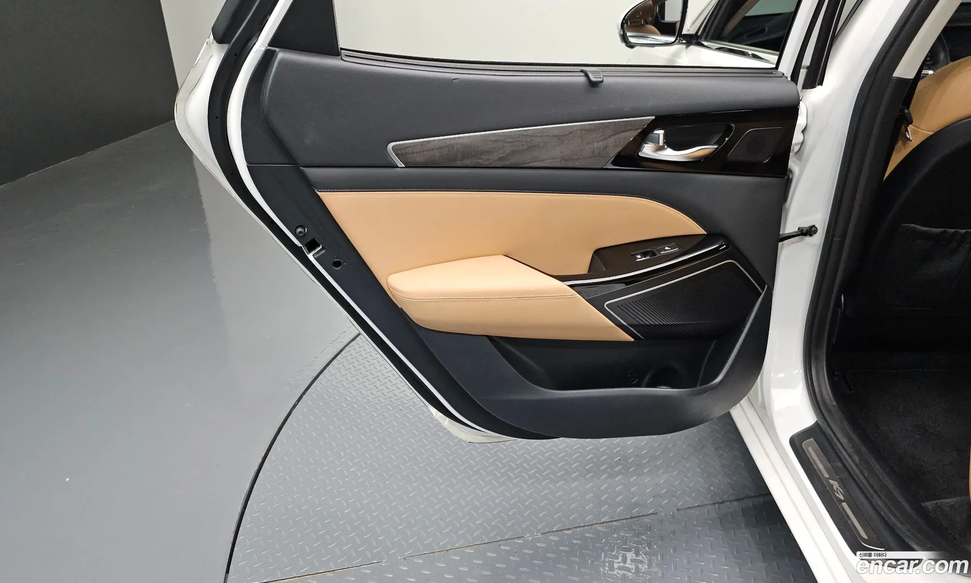Kia K7 Premier 2019 — 24