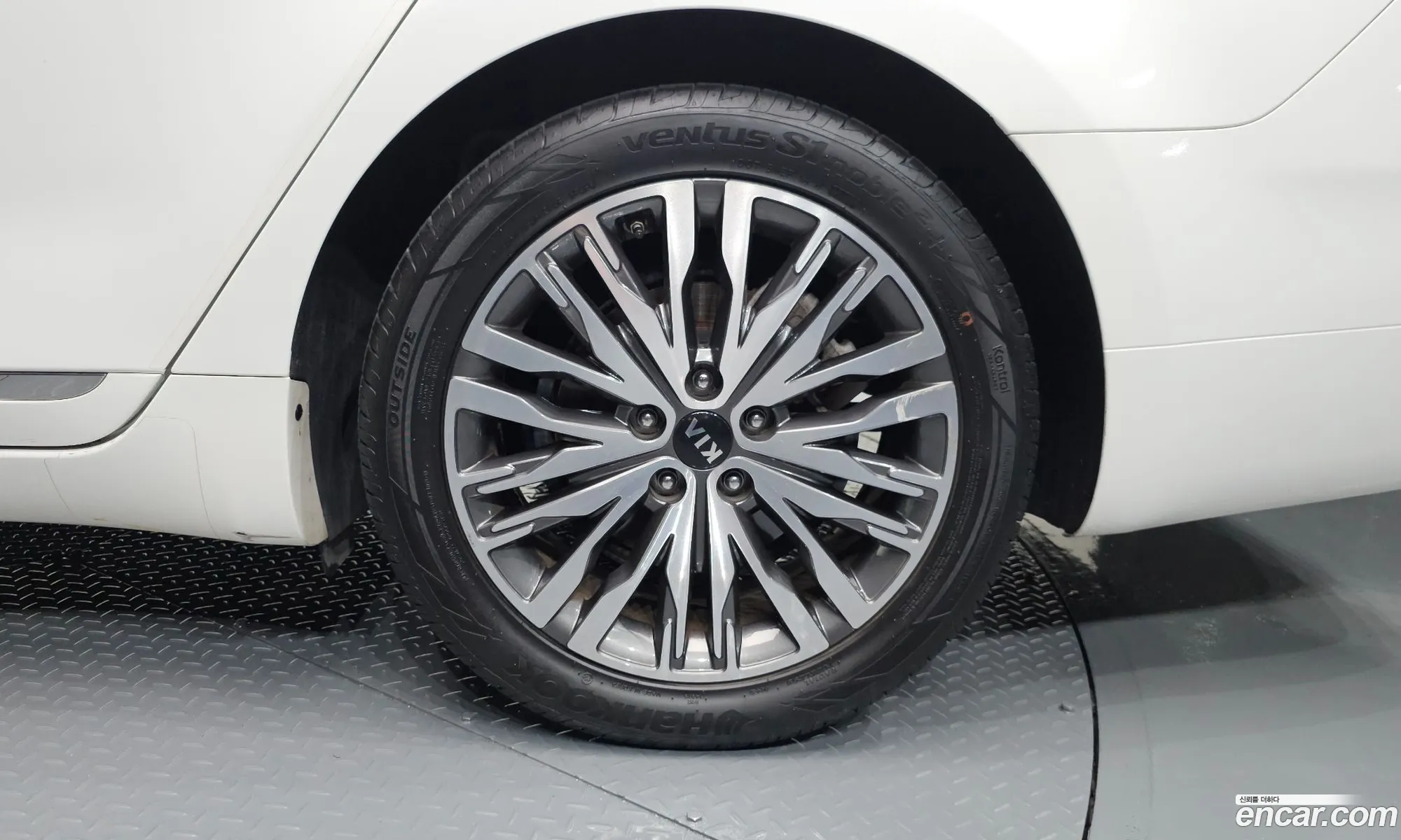 Kia K7 Premier 2019 — 30