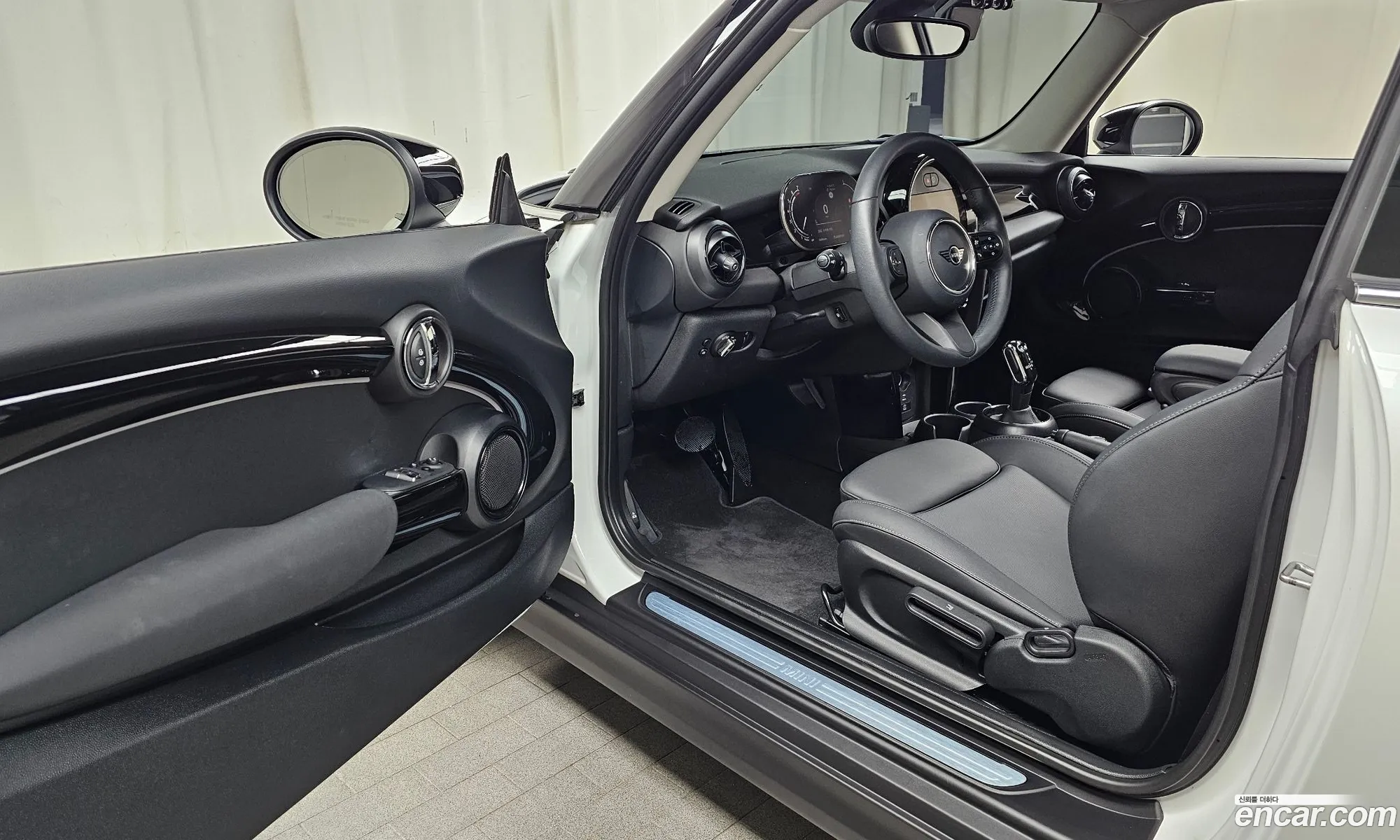 Mini Cooper 2023 WMW41DH0XR2U86163 — 16