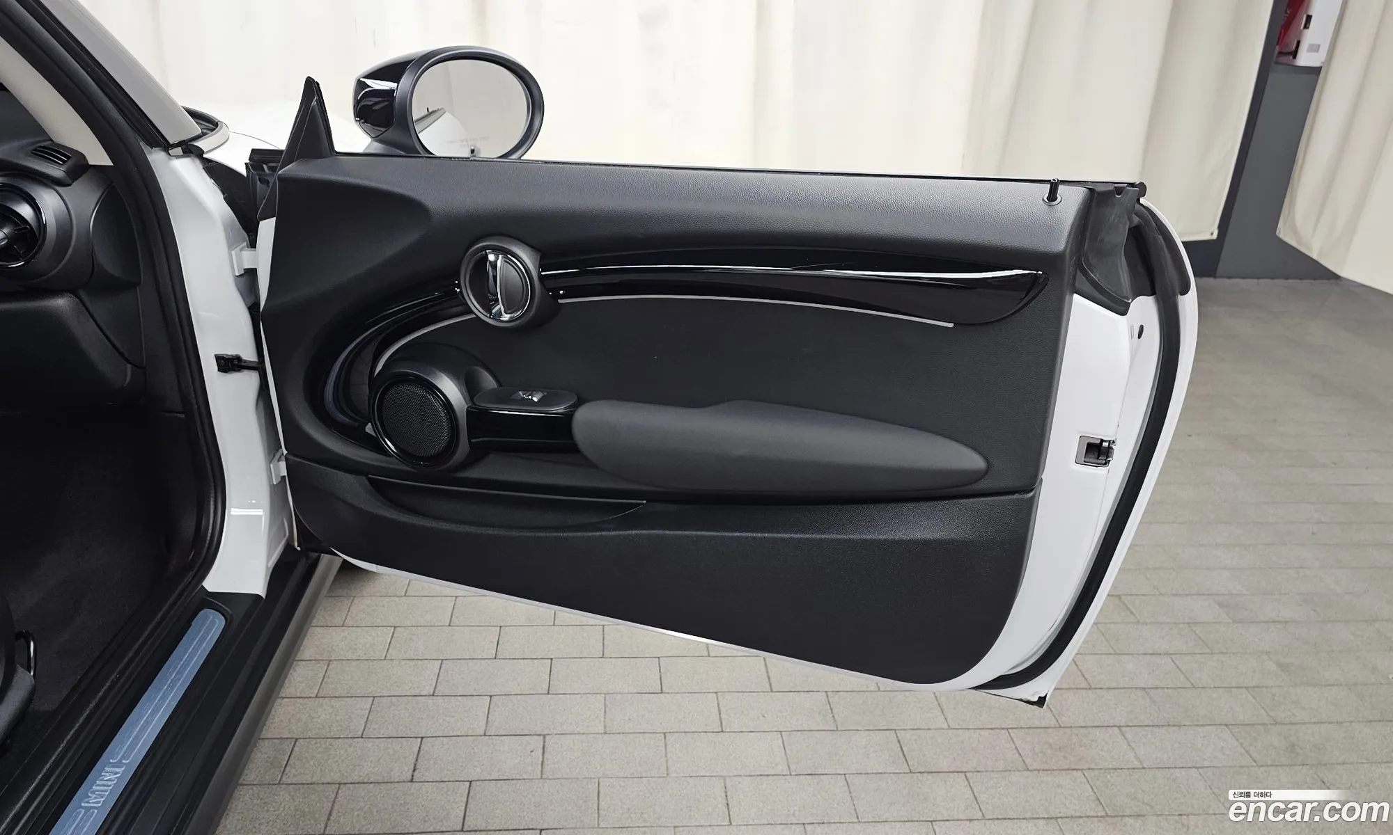 Mini Cooper 2023 WMW41DH0XR2U86163 — 10