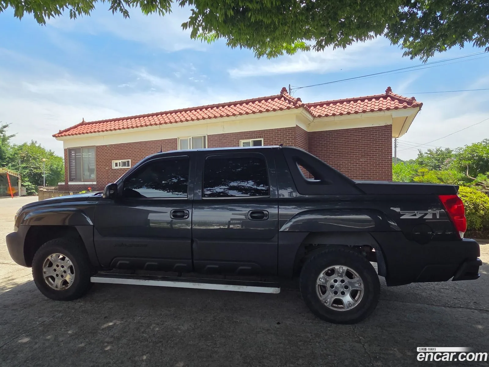 Chevrolet Avalanche 2003 — 10