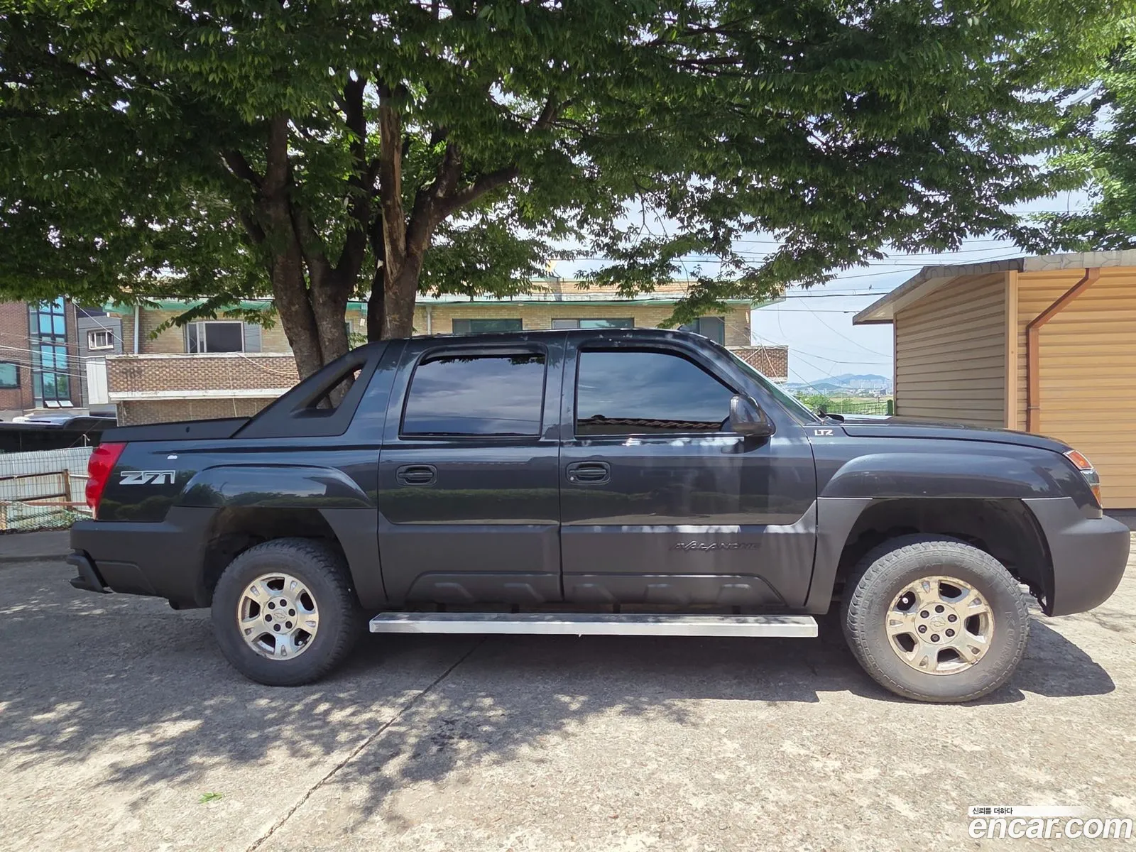 Chevrolet Avalanche 2003 — 8